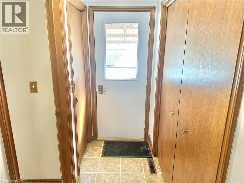 21 Carriage Road, Simcoe, Ontario  N3Y 4Y3 - Photo 4 - 40775891