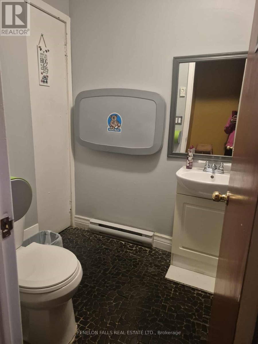 69 Colborne Street, Kawartha Lakes, Ontario  K0M 1N0 - Photo 7 - X12550970