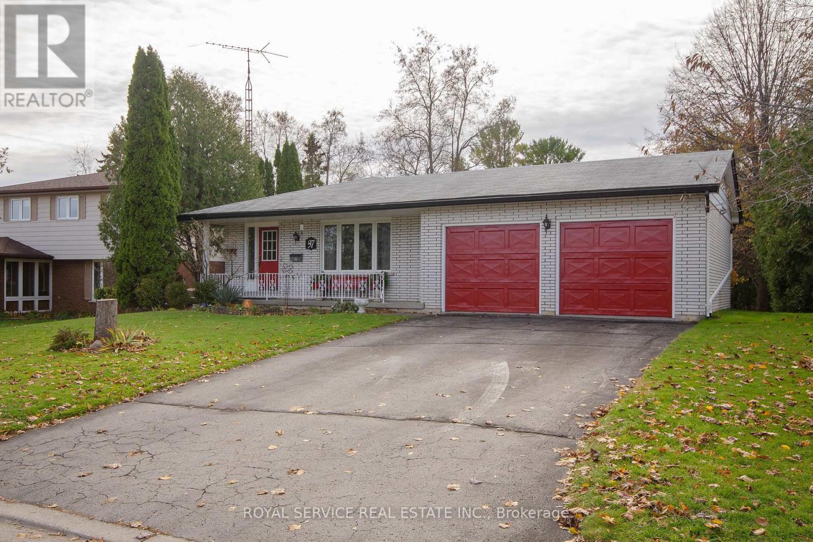 97 Centennial Drive, Port Hope, Ontario L1A 3X3 - Photo 3 - X12551002