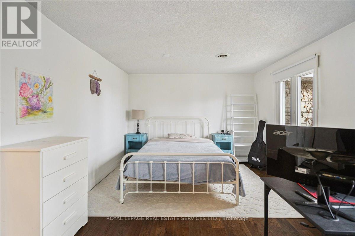 4 - 2070 Brant Street, Burlington, Ontario L7P 3A6 - Photo 13 - W12550702