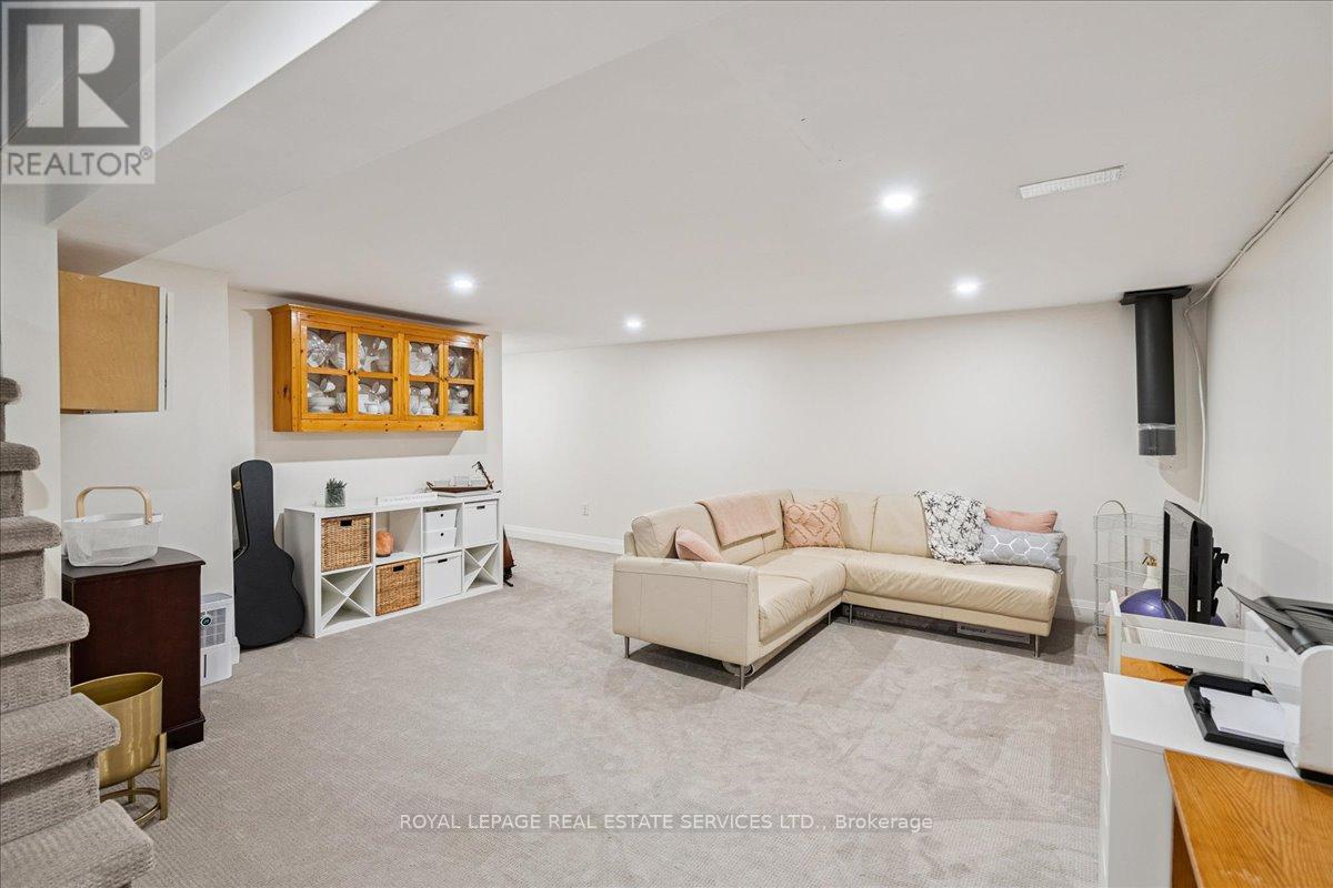 4 - 2070 Brant Street, Burlington, Ontario L7P 3A6 - Photo 16 - W12550702