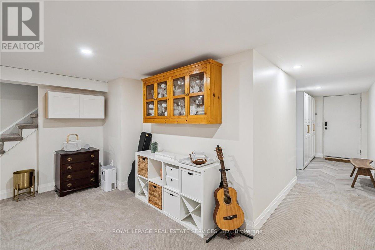 4 - 2070 Brant Street, Burlington, Ontario L7P 3A6 - Photo 17 - W12550702