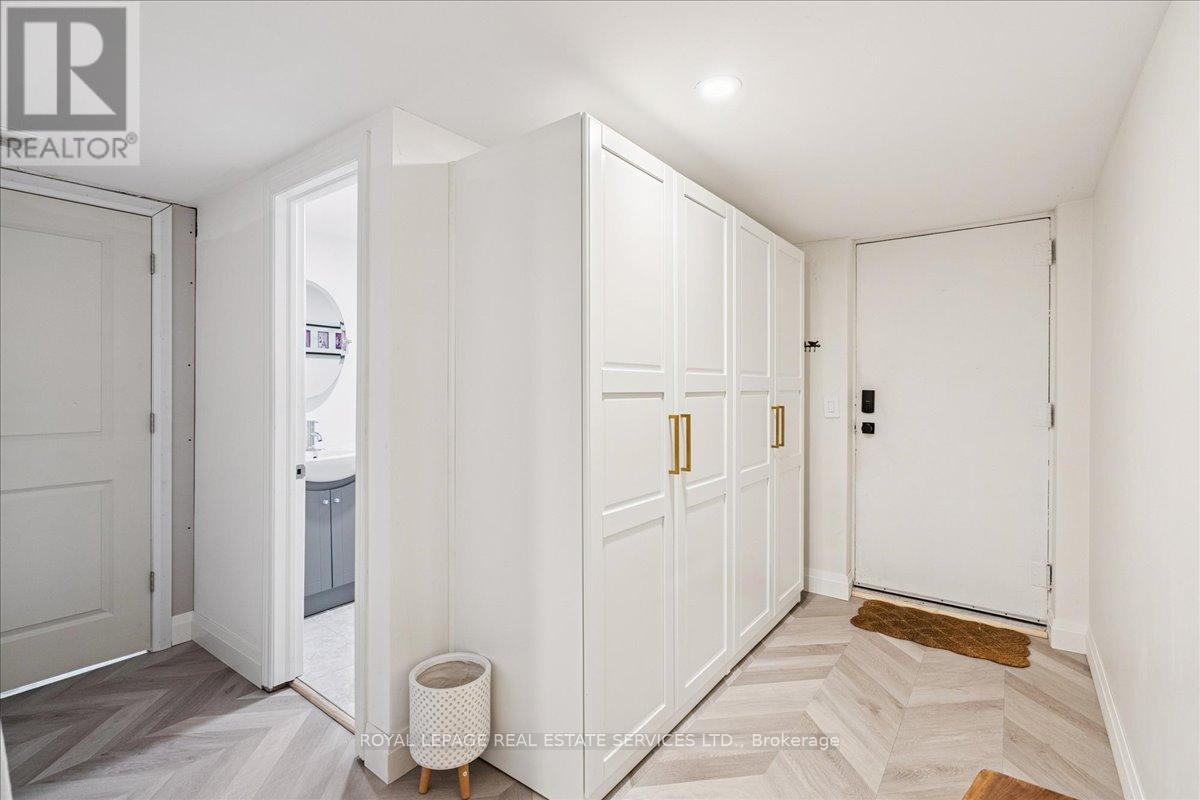 4 - 2070 Brant Street, Burlington, Ontario L7P 3A6 - Photo 18 - W12550702