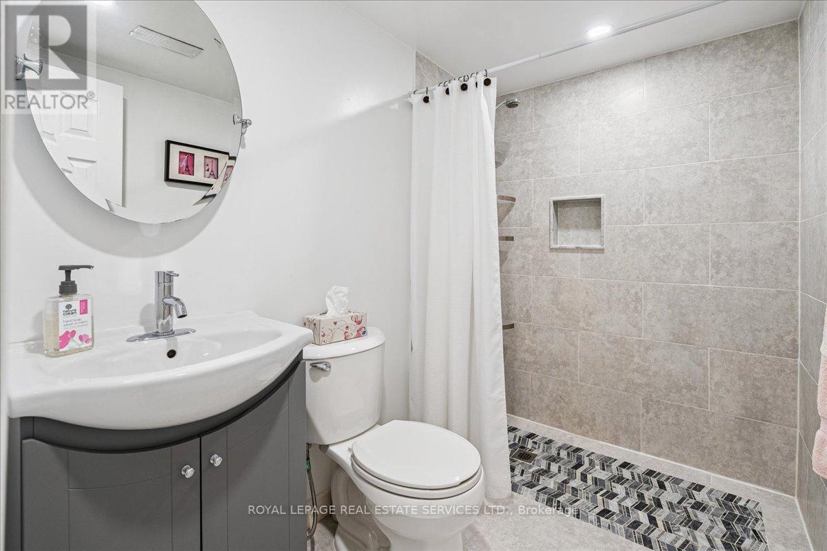 4 - 2070 Brant Street, Burlington, Ontario L7P 3A6 - Photo 19 - W12550702