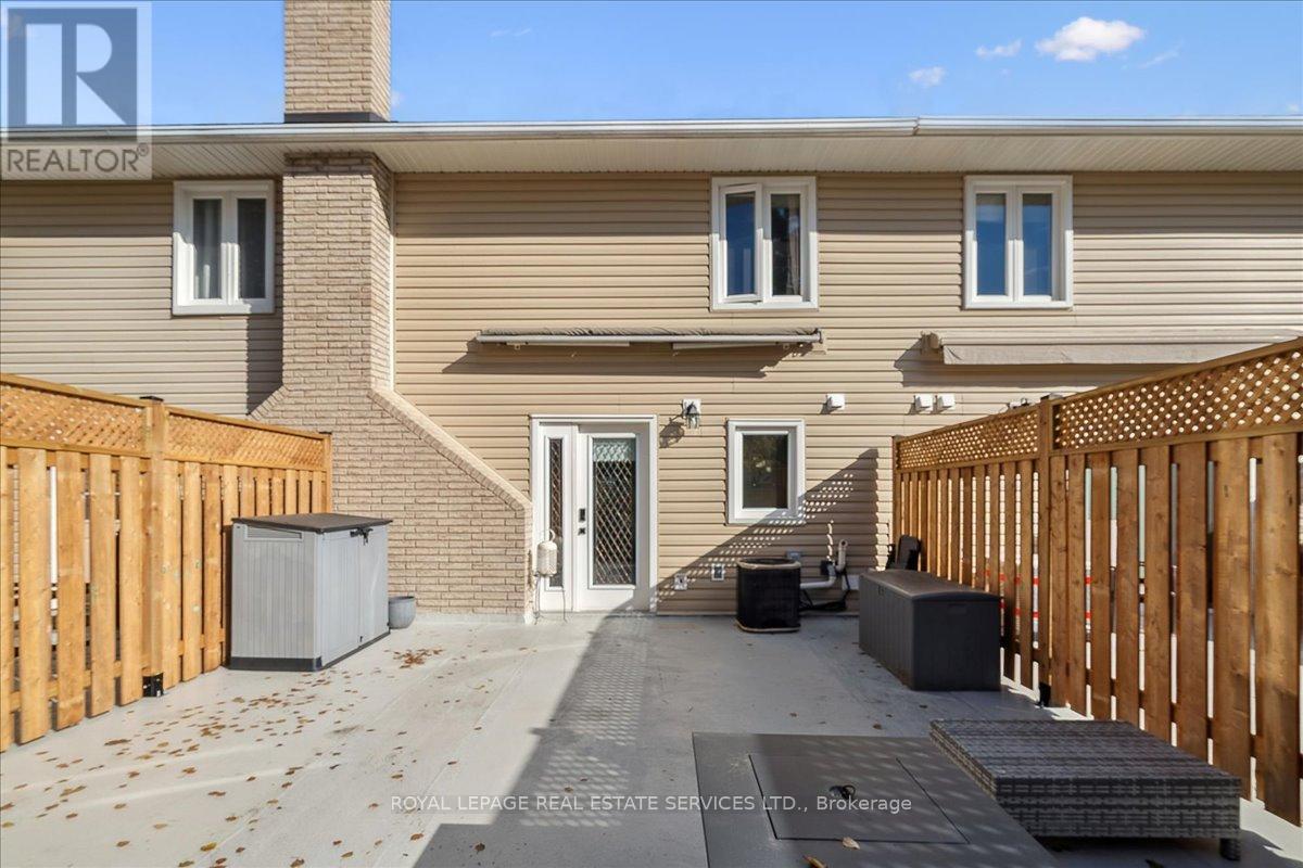 4 - 2070 Brant Street, Burlington, Ontario L7P 3A6 - Photo 21 - W12550702