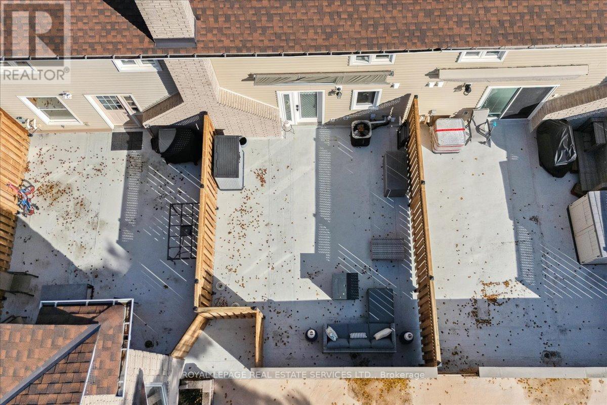 4 - 2070 Brant Street, Burlington, Ontario L7P 3A6 - Photo 22 - W12550702