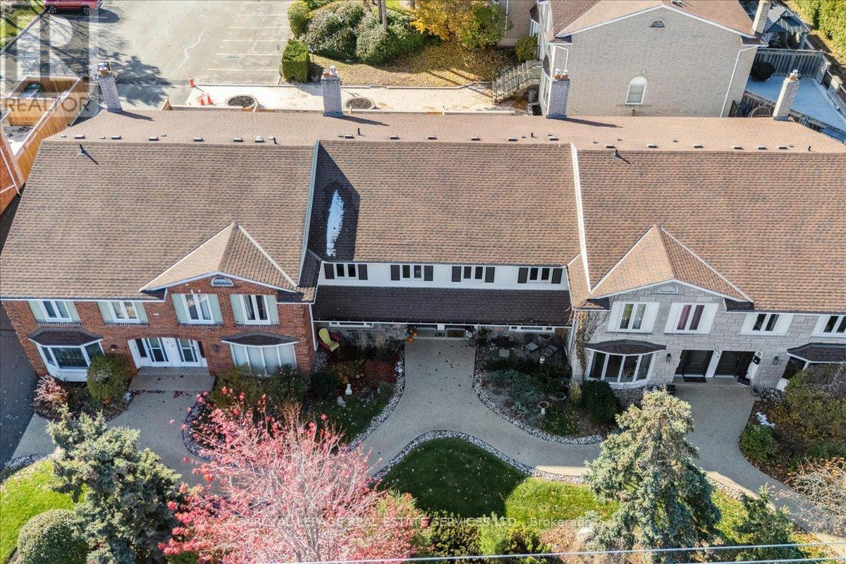 4 - 2070 Brant Street, Burlington, Ontario L7P 3A6 - Photo 25 - W12550702