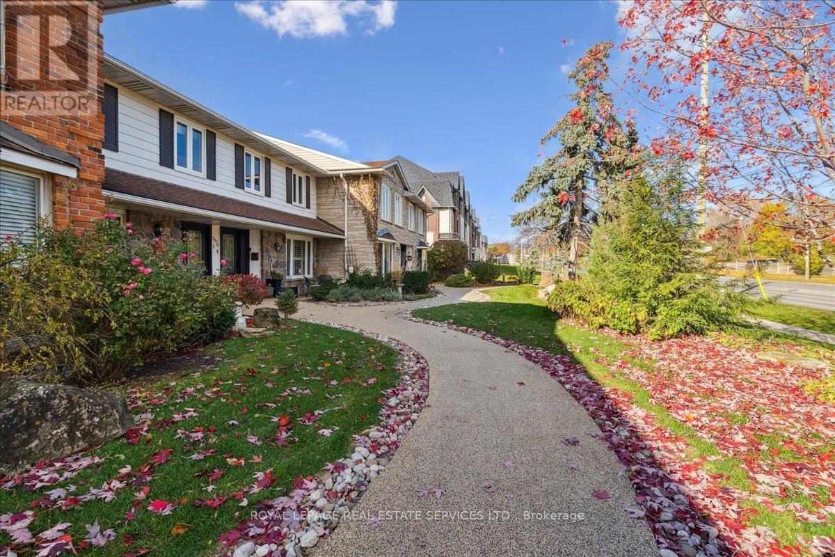 4 - 2070 Brant Street, Burlington, Ontario L7P 3A6 - Photo 28 - W12550702