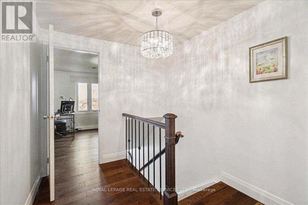 4 - 2070 Brant Street, Burlington, Ontario L7P 3A6 - Photo 9 - W12550702