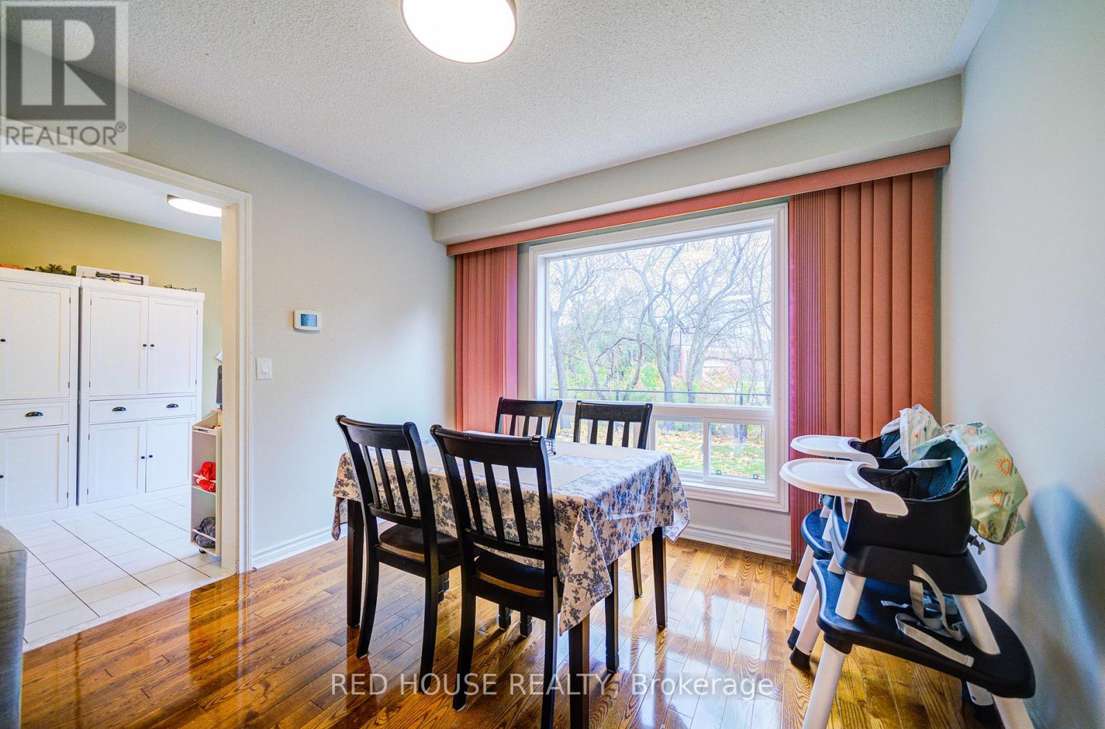 48 Heathcliffe Square, Brampton, Ontario  L6S 5R6 - Photo 11 - W12550708