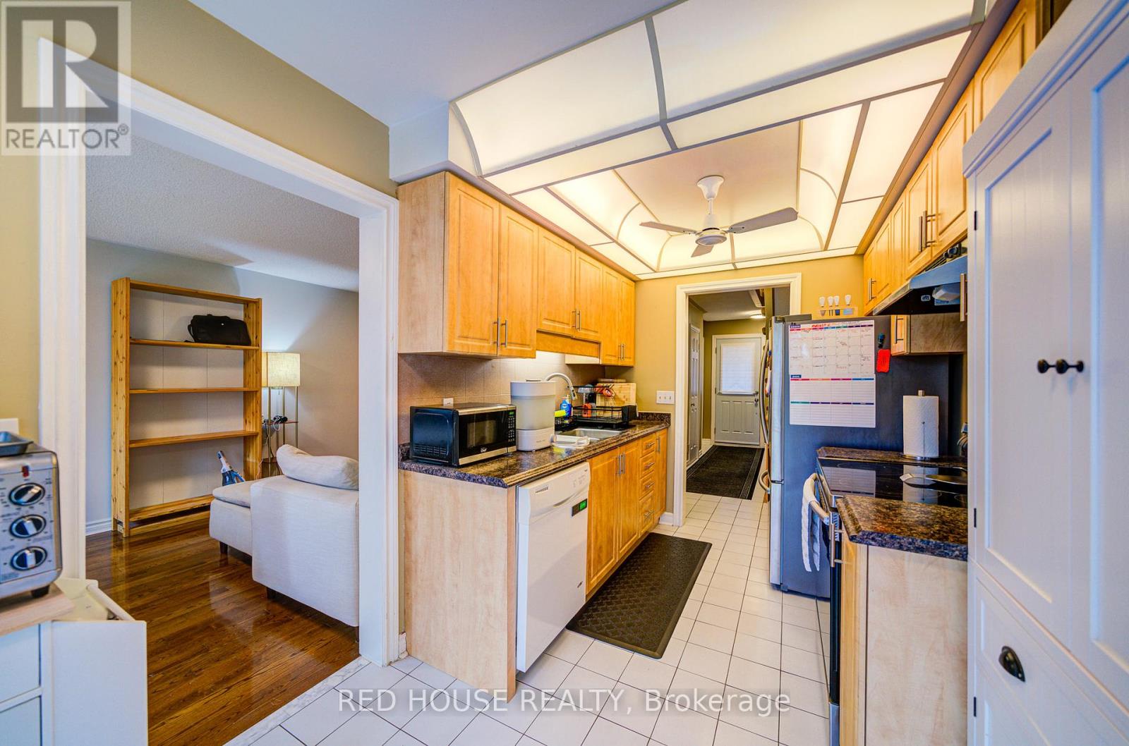 48 Heathcliffe Square, Brampton, Ontario  L6S 5R6 - Photo 15 - W12550708