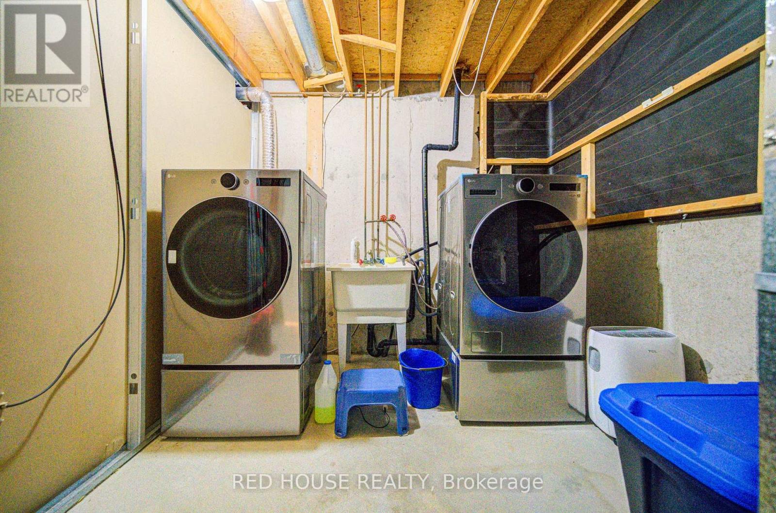 48 Heathcliffe Square, Brampton, Ontario  L6S 5R6 - Photo 37 - W12550708