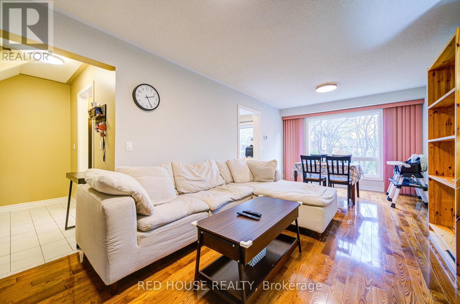 48 Heathcliffe Square, Brampton, Ontario  L6S 5R6 - Photo 7 - W12550708