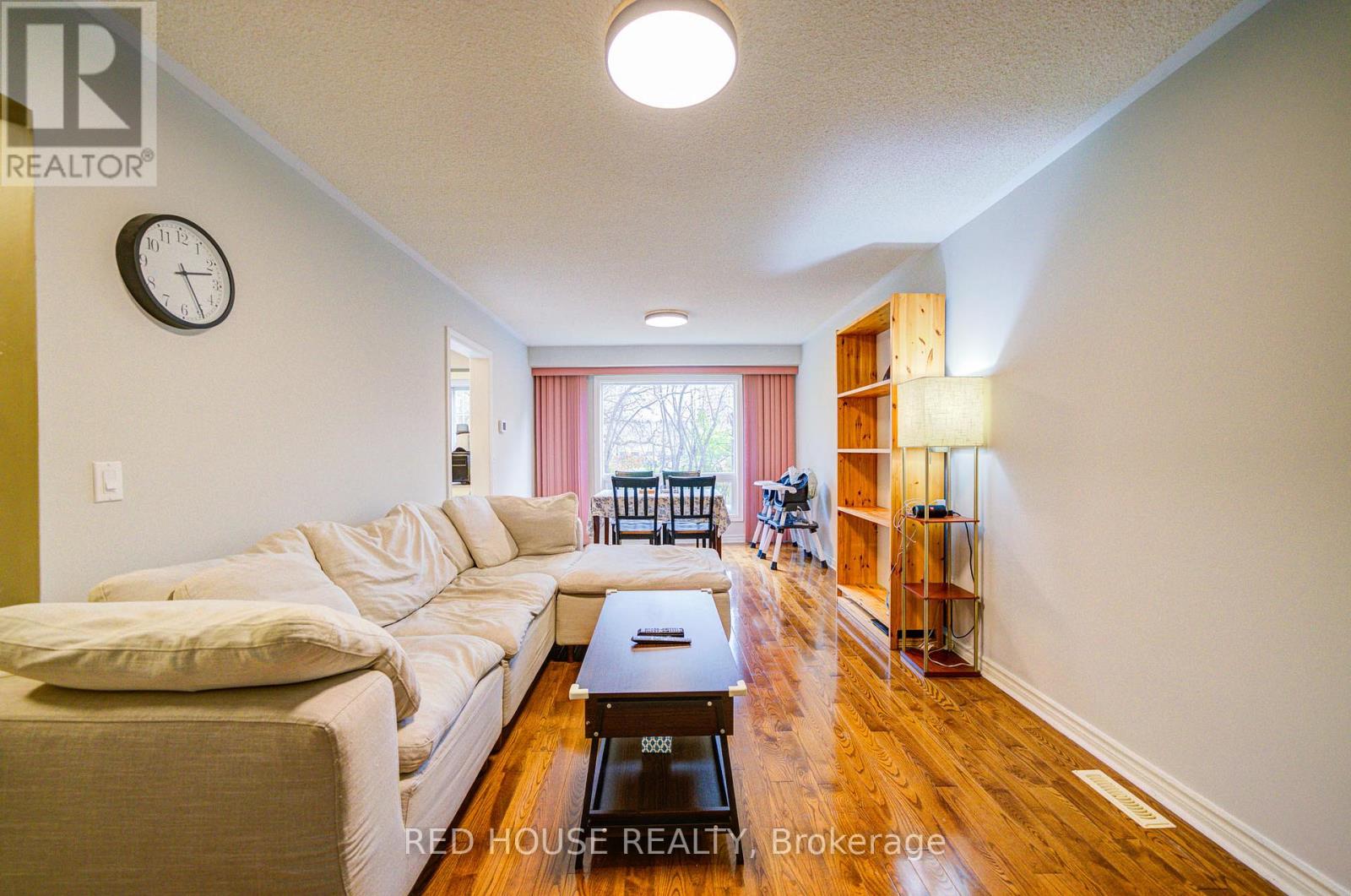 48 Heathcliffe Square, Brampton, Ontario  L6S 5R6 - Photo 8 - W12550708