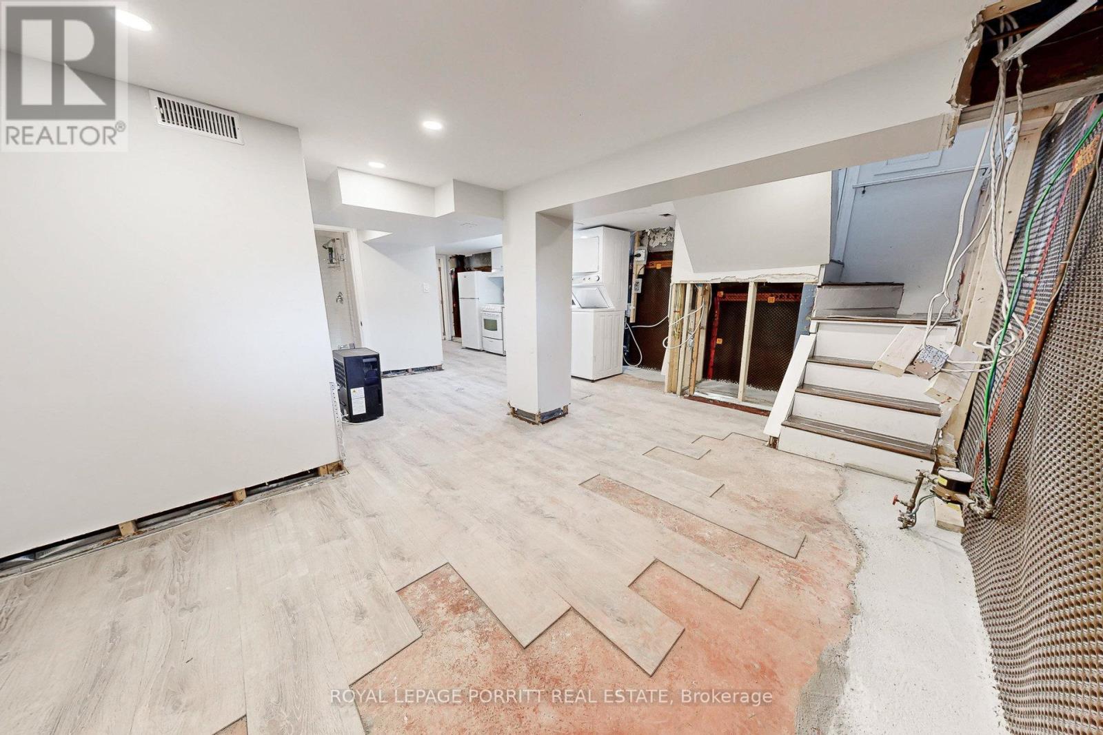 217 Alderbrae Avenue, Toronto, Ontario  M8W 4K4 - Photo 33 - W12550714