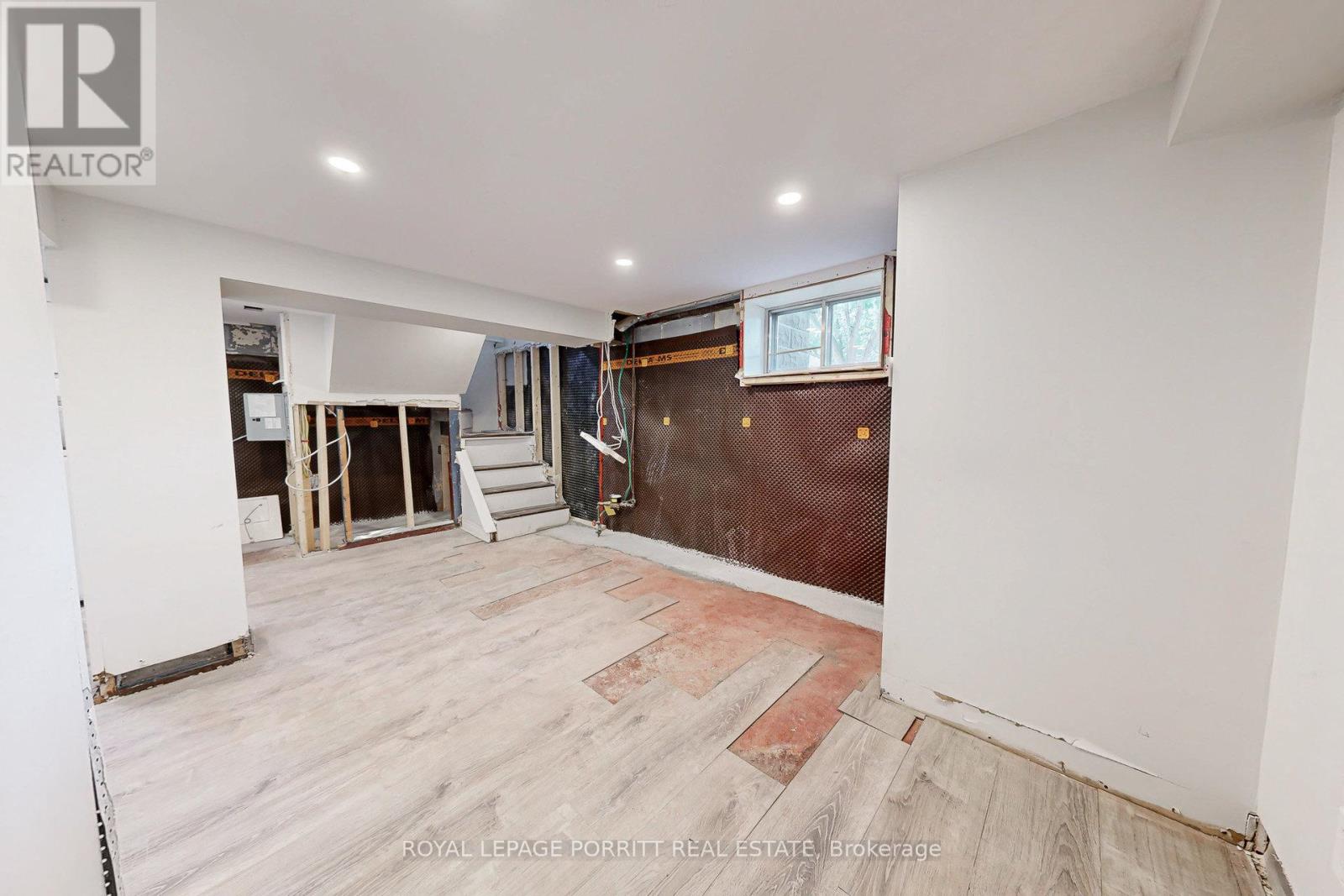 217 Alderbrae Avenue, Toronto, Ontario  M8W 4K4 - Photo 34 - W12550714