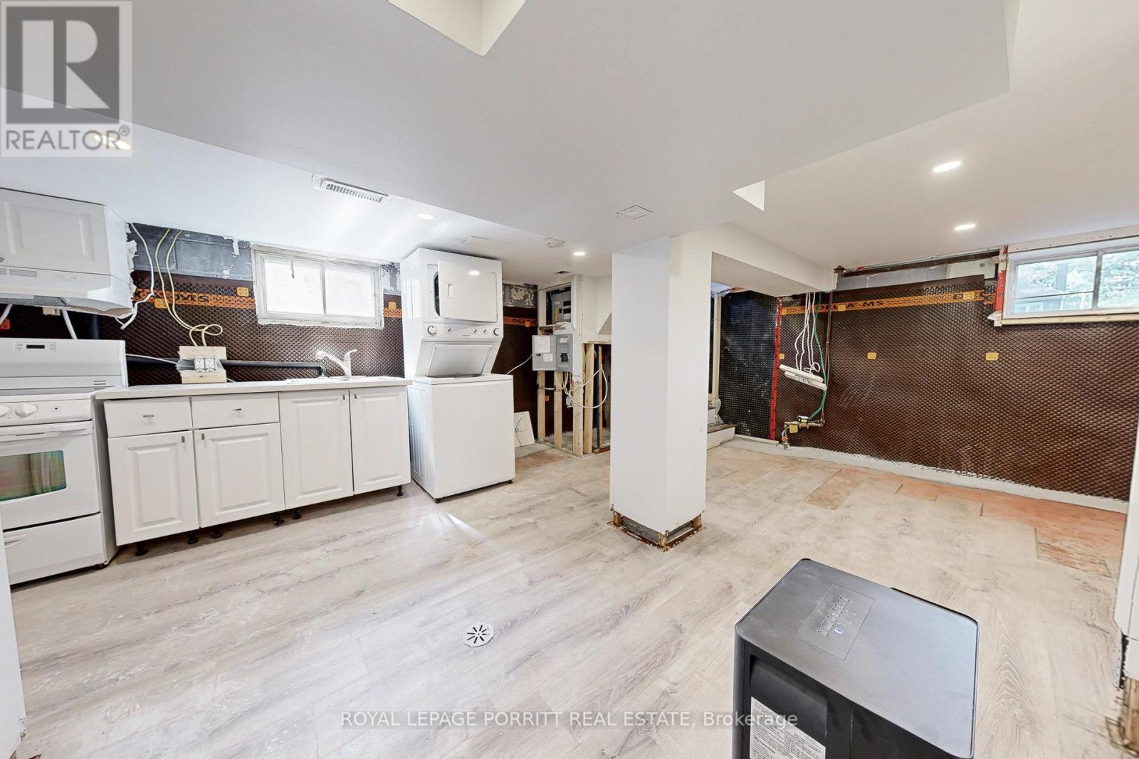 217 Alderbrae Avenue, Toronto, Ontario  M8W 4K4 - Photo 35 - W12550714