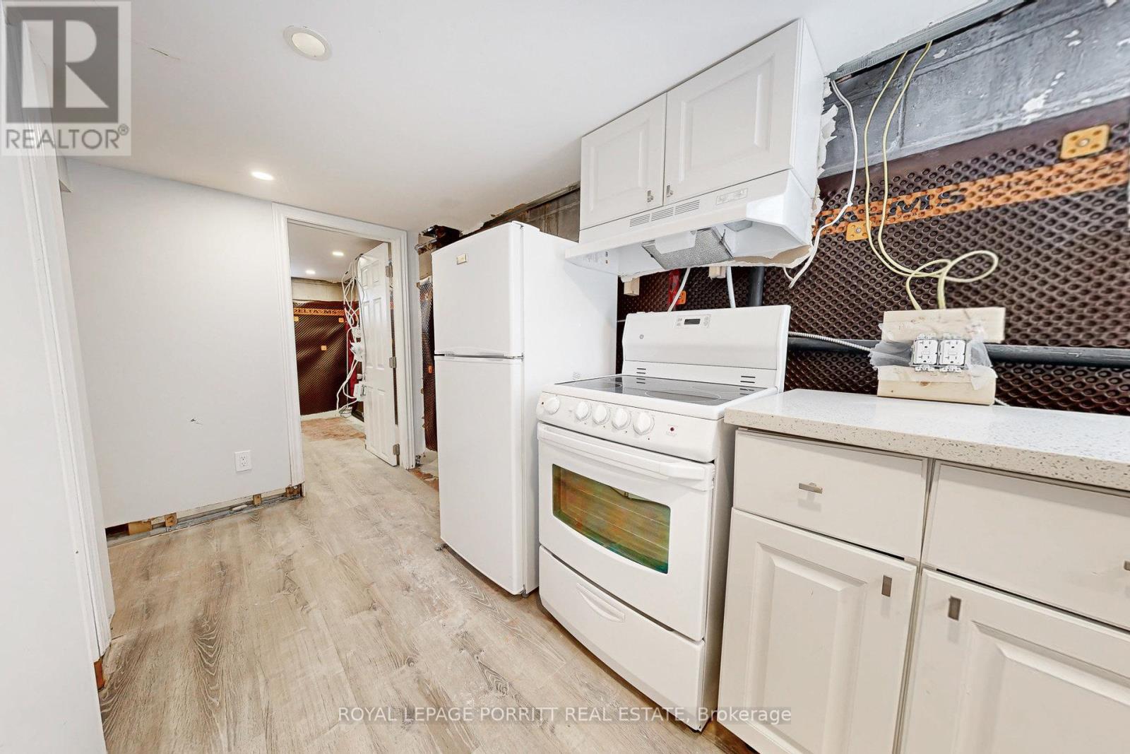 217 Alderbrae Avenue, Toronto, Ontario  M8W 4K4 - Photo 38 - W12550714