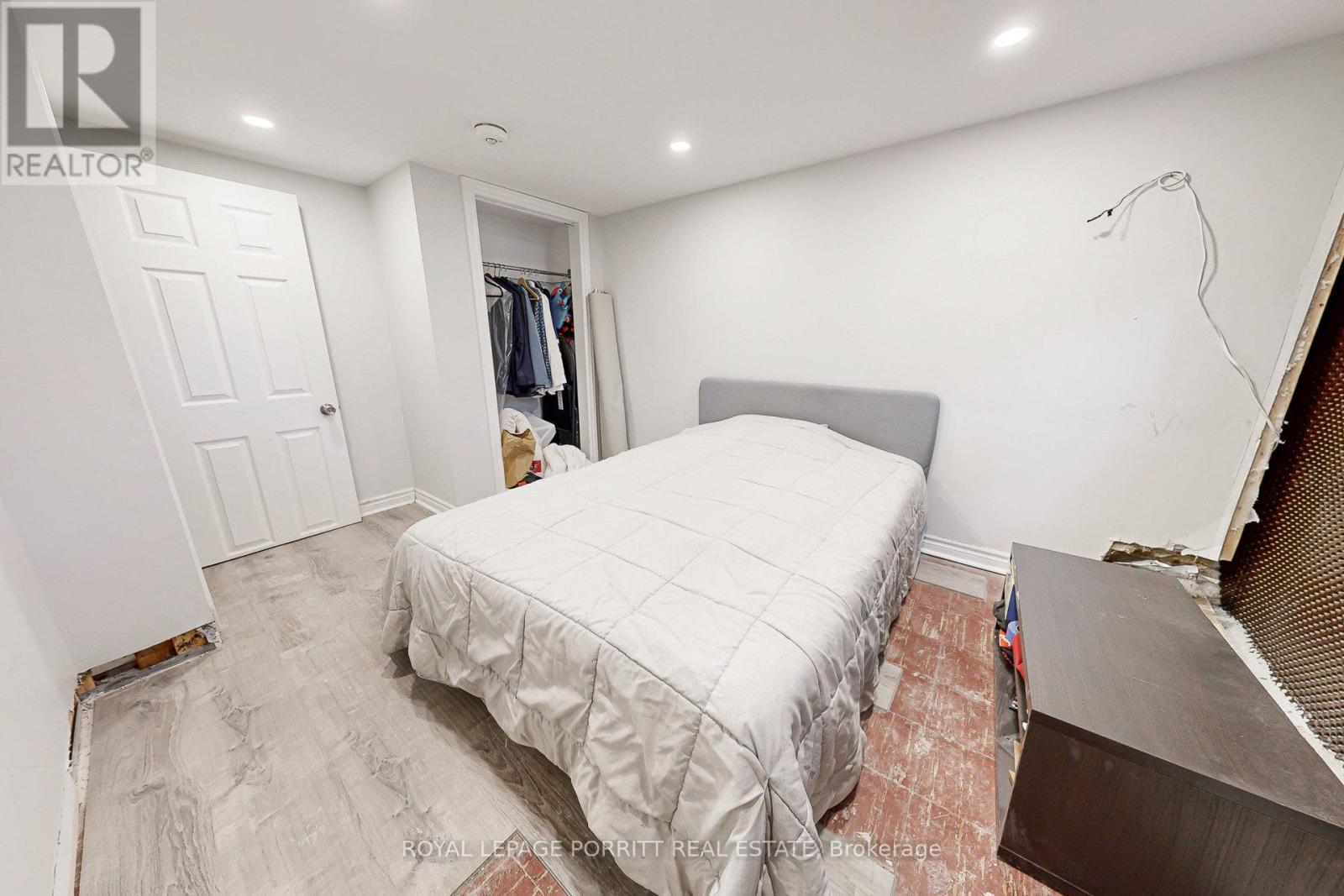 217 Alderbrae Avenue, Toronto, Ontario  M8W 4K4 - Photo 41 - W12550714