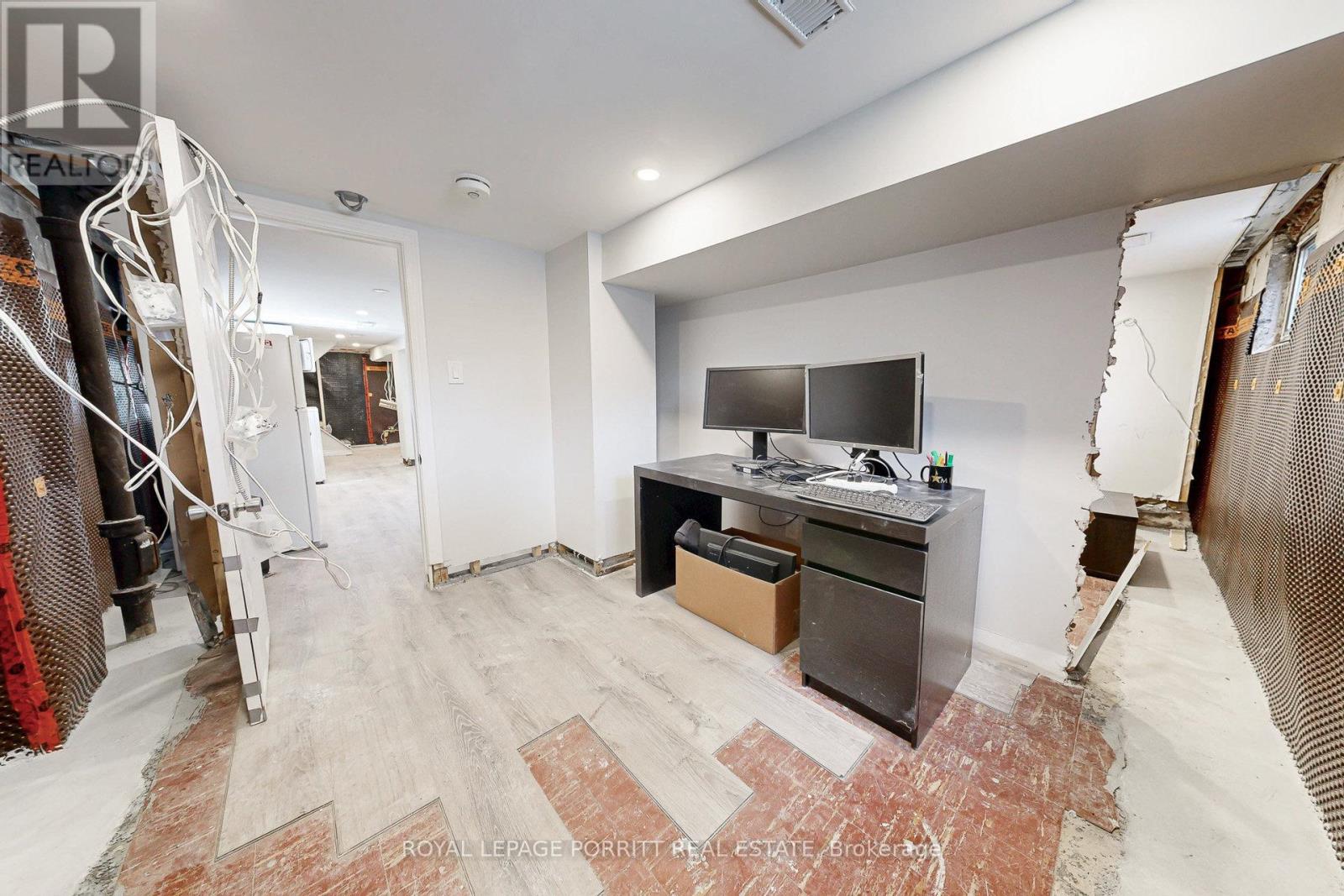 217 Alderbrae Avenue, Toronto, Ontario  M8W 4K4 - Photo 42 - W12550714