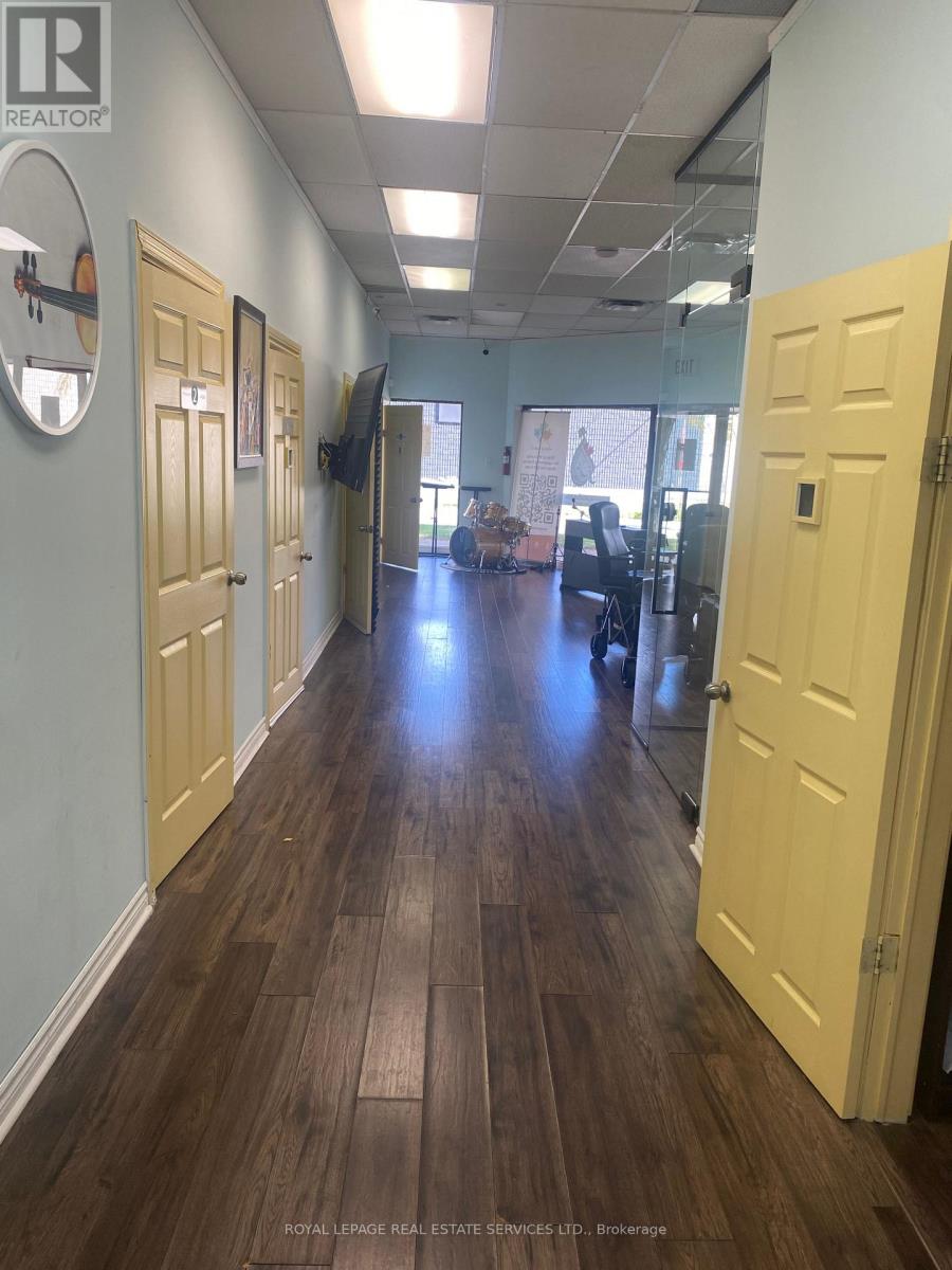 10 - 257 DUNDAS STREET E, Mississauga, Ontario