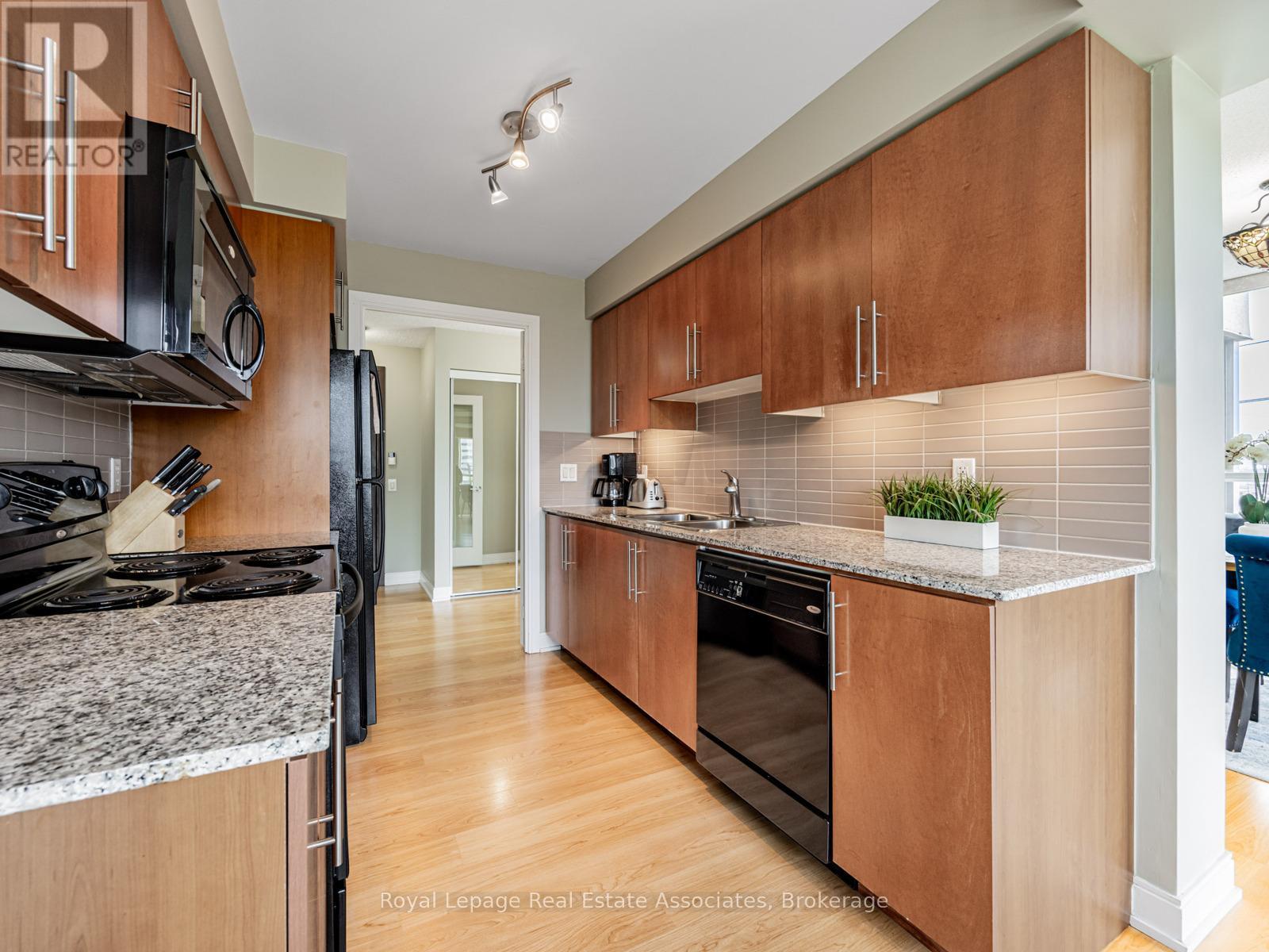 335 - 35 Viking Lane, Toronto, Ontario  M9B 0A2 - Photo 5 - W12550778