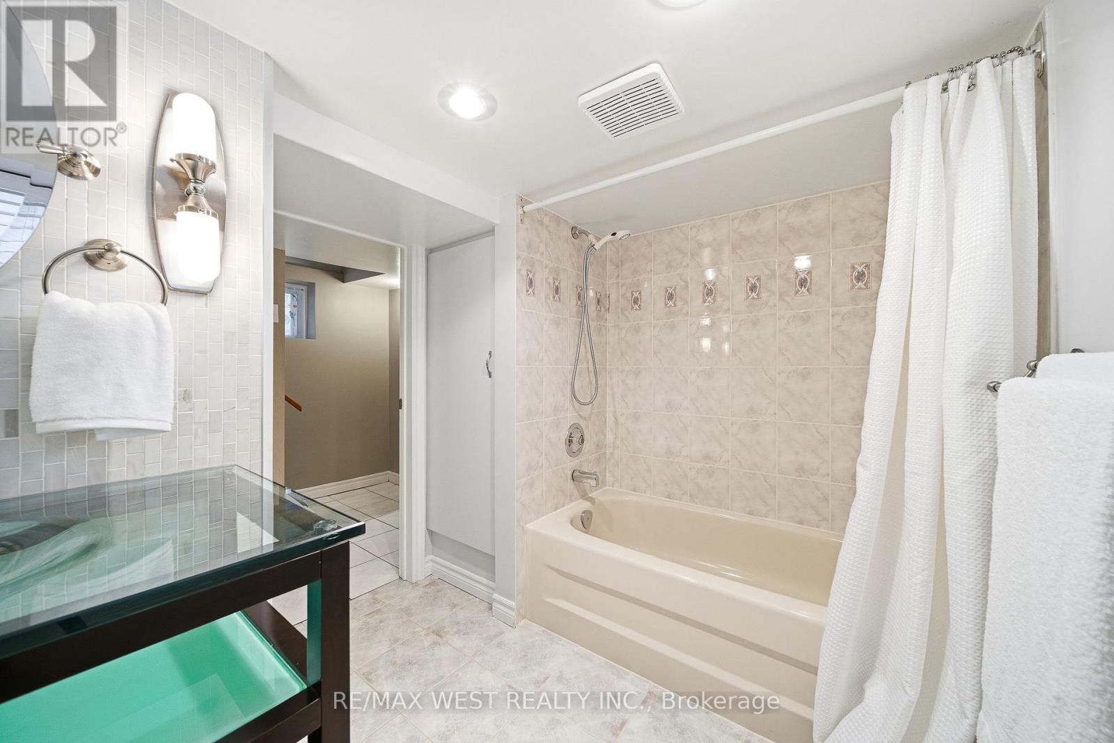 188 Fifth Street, Toronto, Ontario  M8V 2Z7 - Photo 18 - W12550810