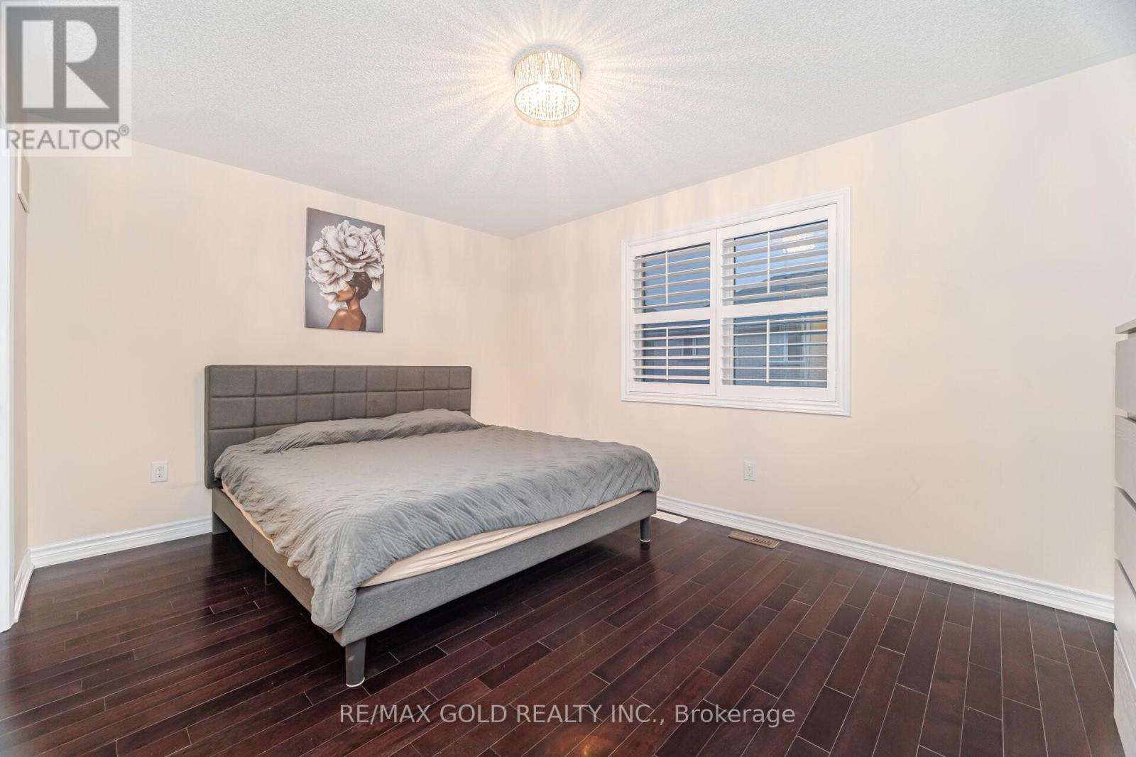 32 Daden Oaks Drive, Brampton, Ontario L6P 3R8 - Photo 15 - W12550856