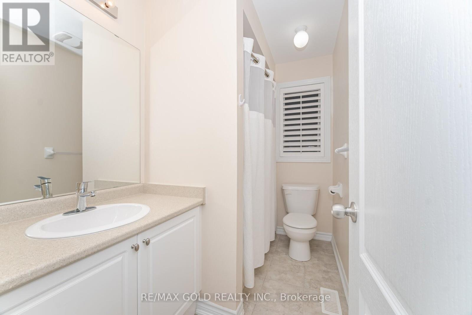 32 Daden Oaks Drive, Brampton, Ontario L6P 3R8 - Photo 20 - W12550856