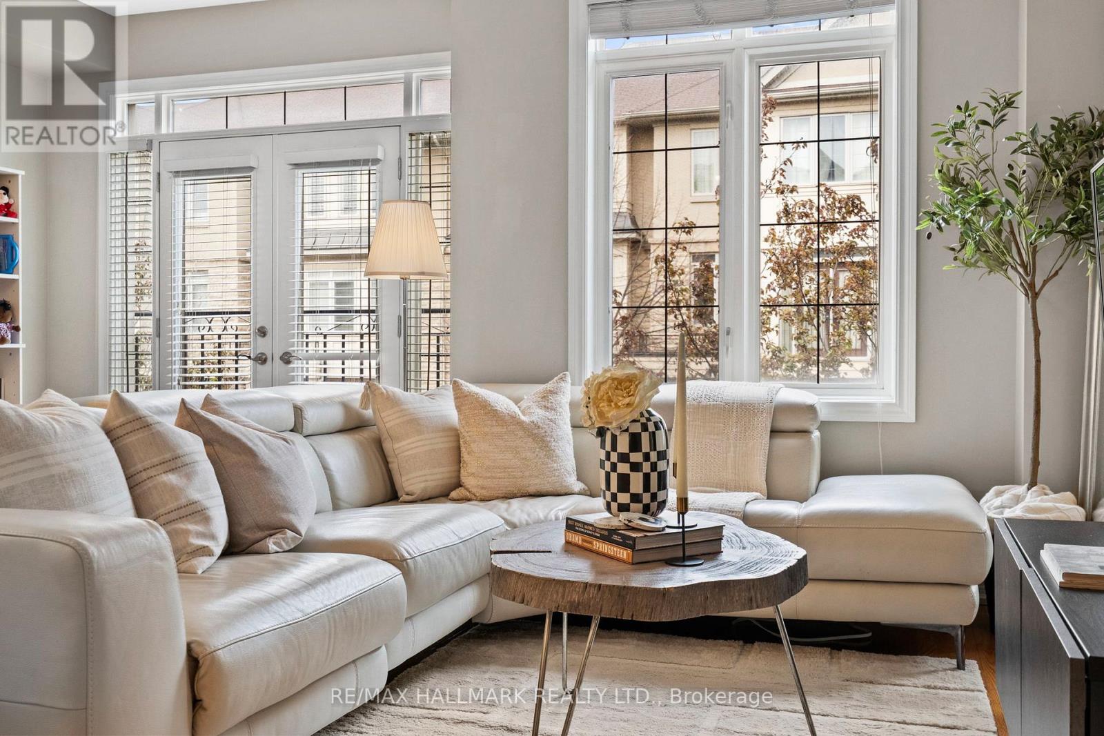 24 - 3038 Haines Road, Mississauga, Ontario  L4Y 0C8 - Photo 2 - W12550860