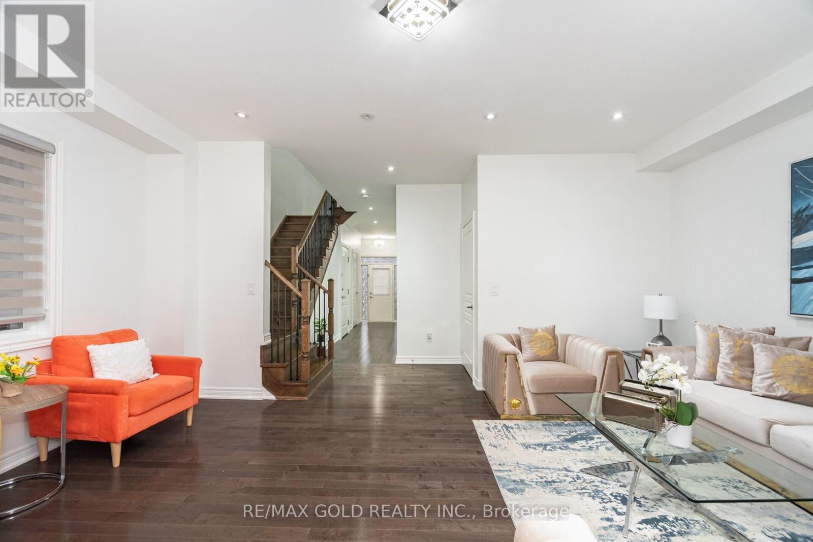 79 Lesabre Crescent, Brampton, Ontario  L6P 3Z9 - Photo 3 - W12550900