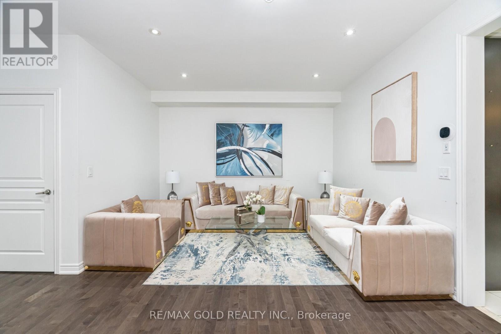 79 Lesabre Crescent, Brampton, Ontario  L6P 3Z9 - Photo 4 - W12550900