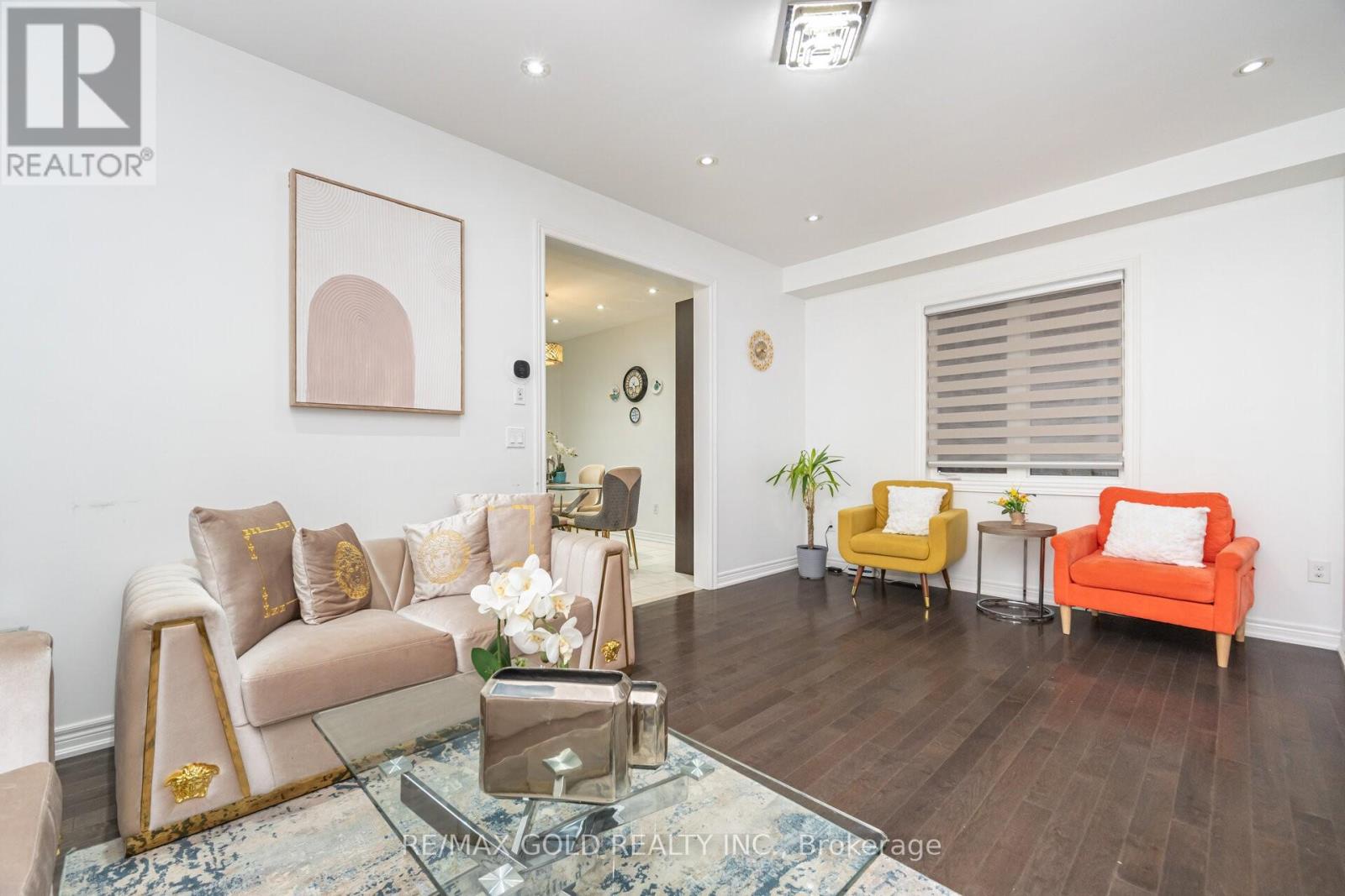 79 Lesabre Crescent, Brampton, Ontario  L6P 3Z9 - Photo 5 - W12550900