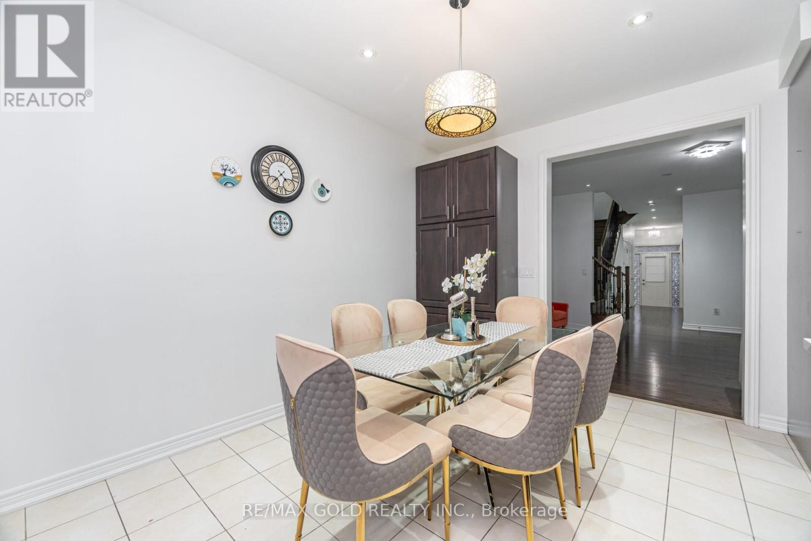 79 Lesabre Crescent, Brampton, Ontario  L6P 3Z9 - Photo 7 - W12550900