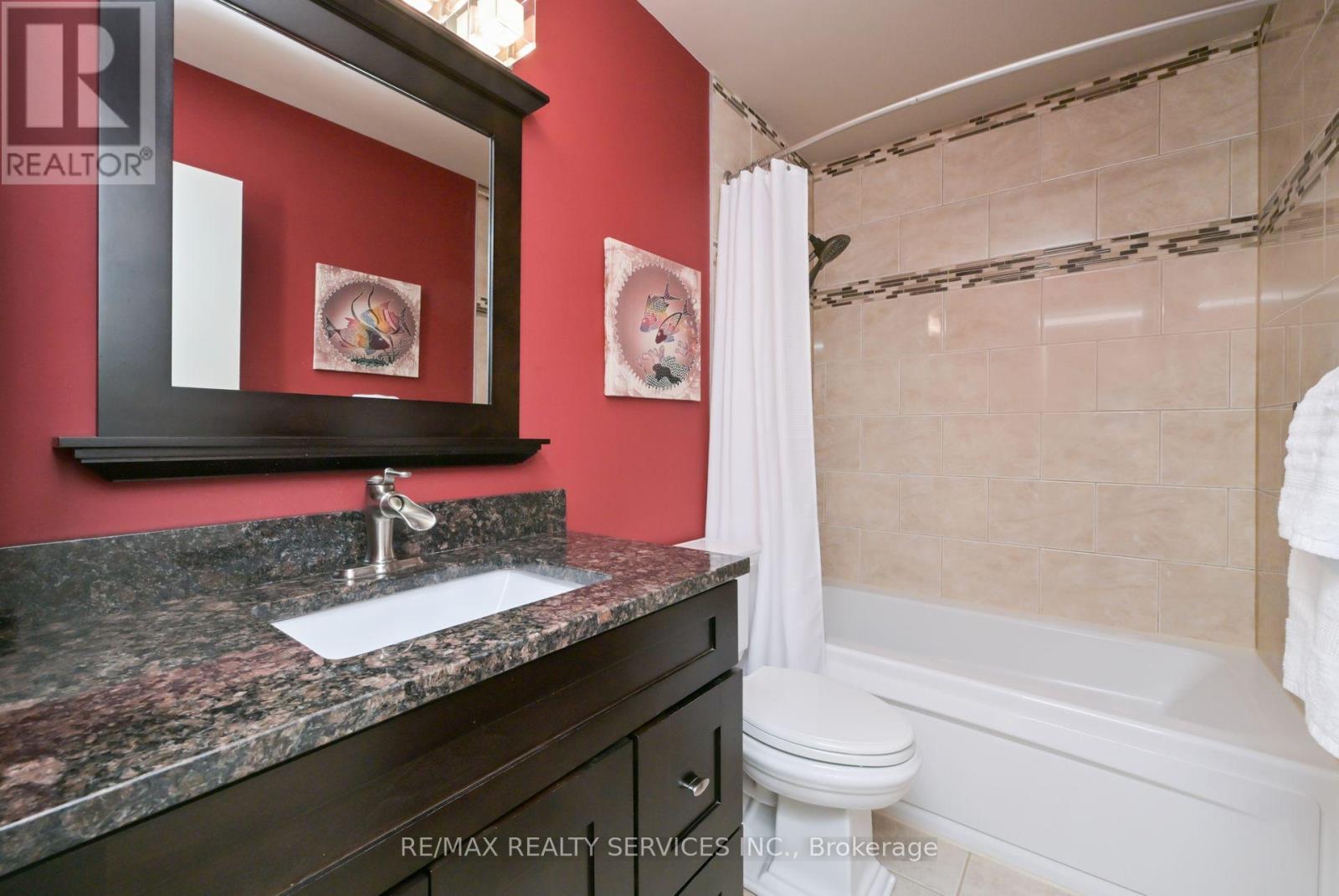 8 Oleander Crescent, Brampton, Ontario L6Z 2C2 - Photo 16 - W12550926