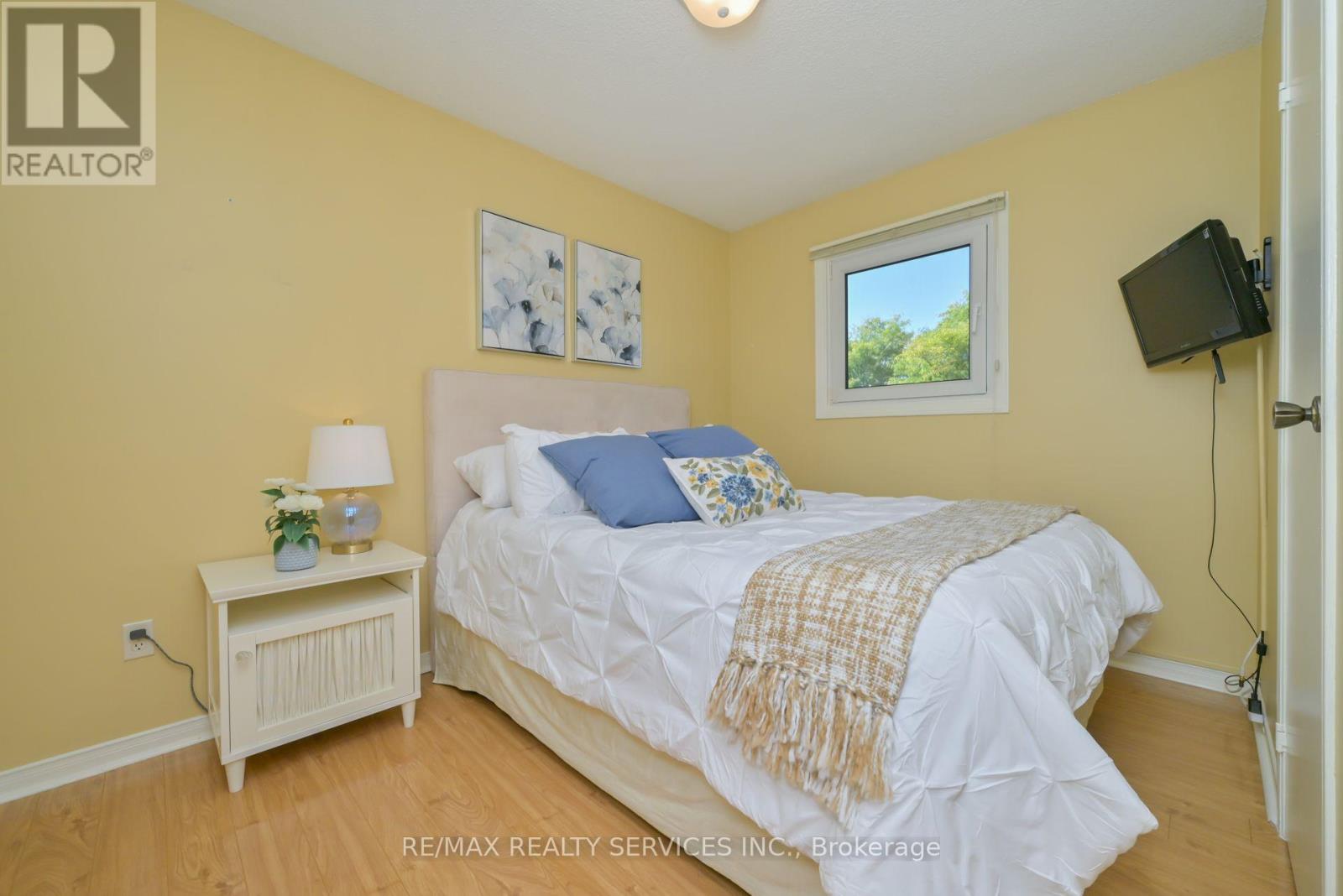 8 Oleander Crescent, Brampton, Ontario L6Z 2C2 - Photo 17 - W12550926