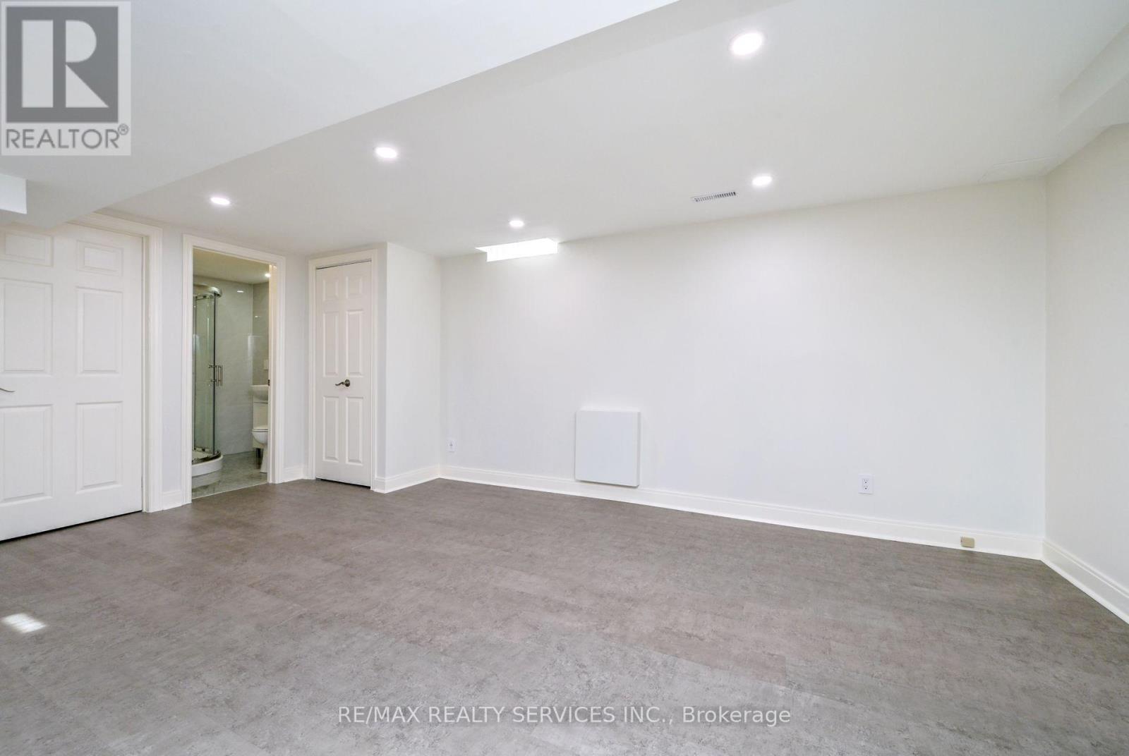 8 Oleander Crescent, Brampton, Ontario L6Z 2C2 - Photo 22 - W12550926