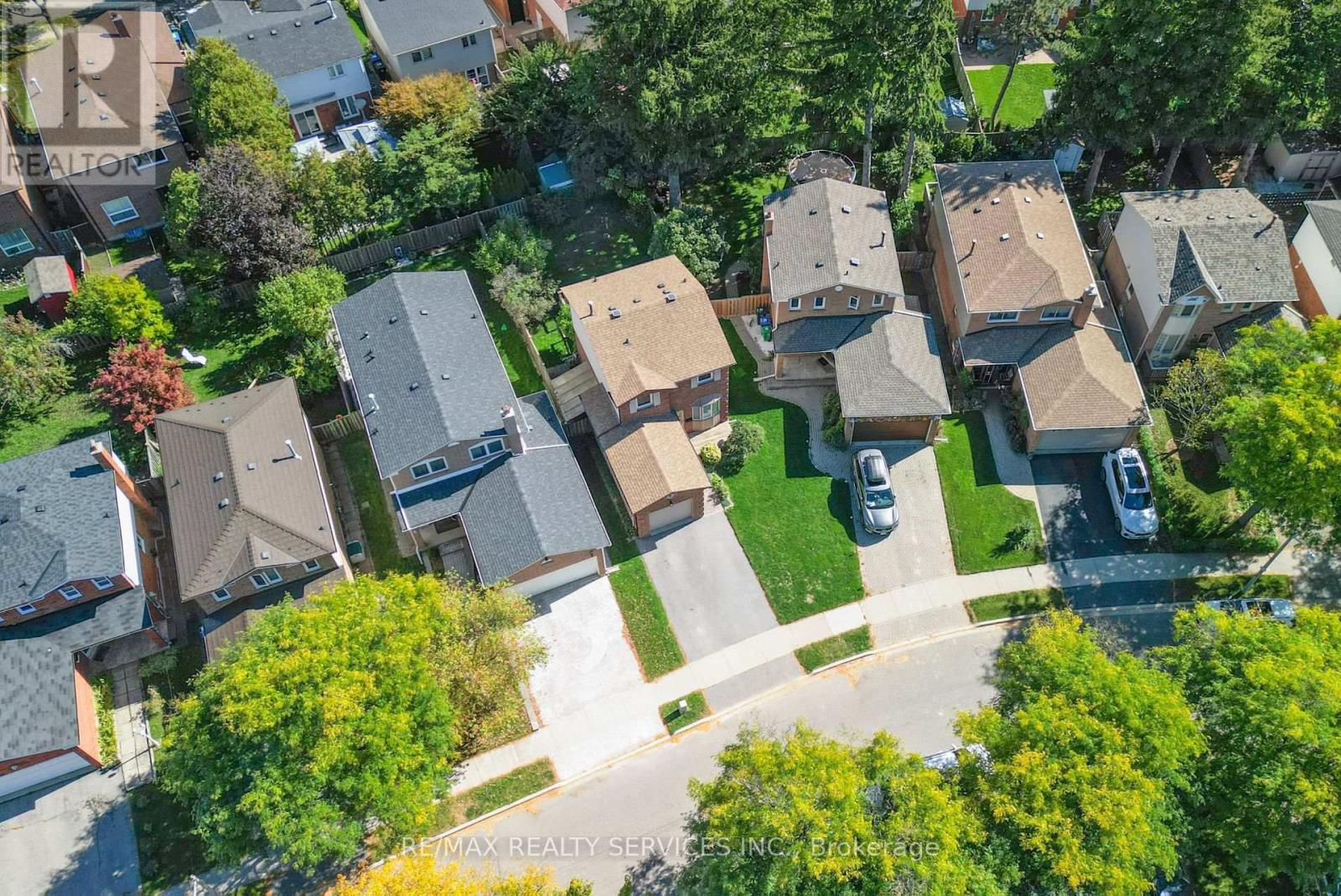 8 Oleander Crescent, Brampton, Ontario L6Z 2C2 - Photo 27 - W12550926