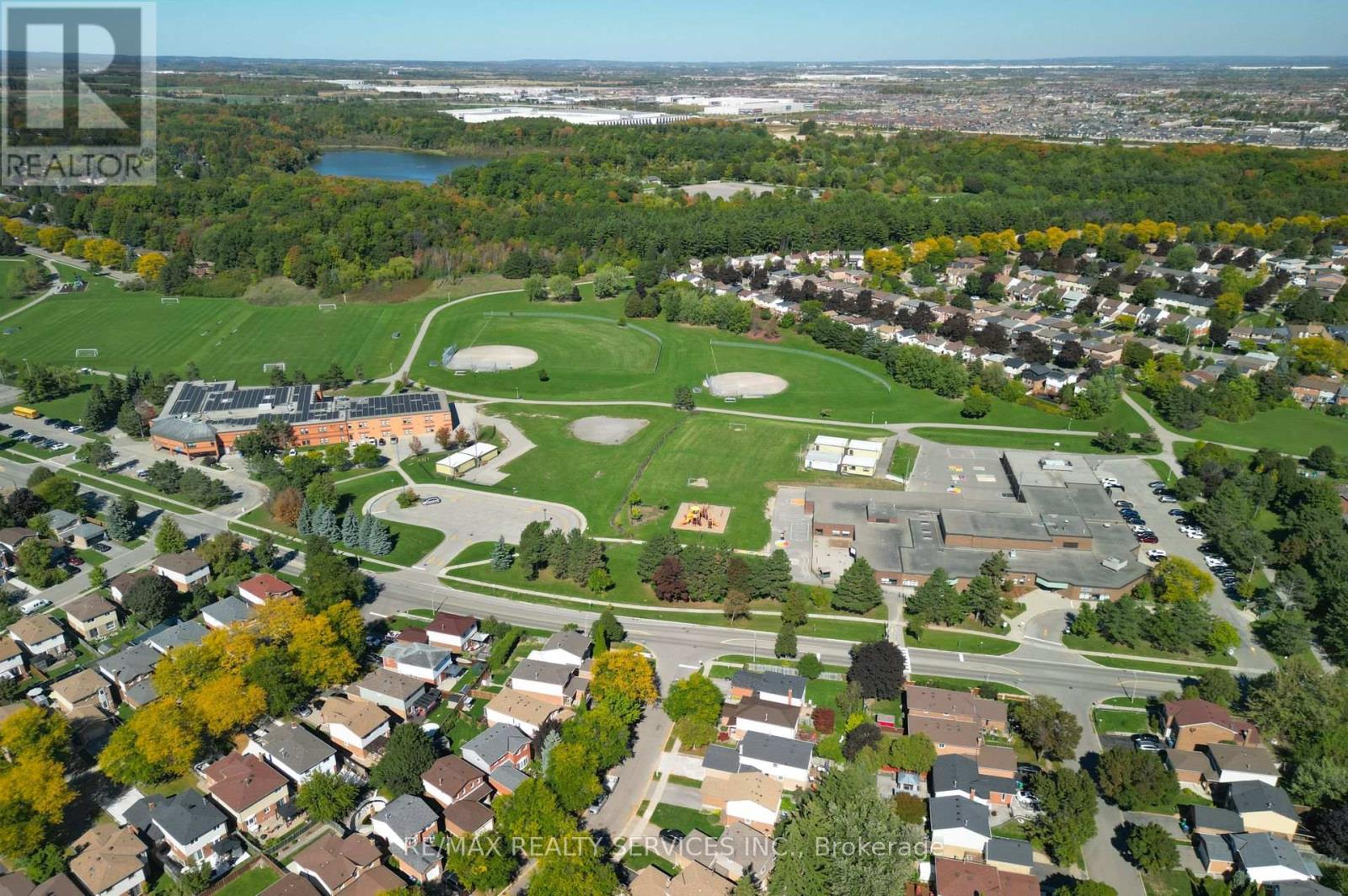 8 Oleander Crescent, Brampton, Ontario L6Z 2C2 - Photo 28 - W12550926