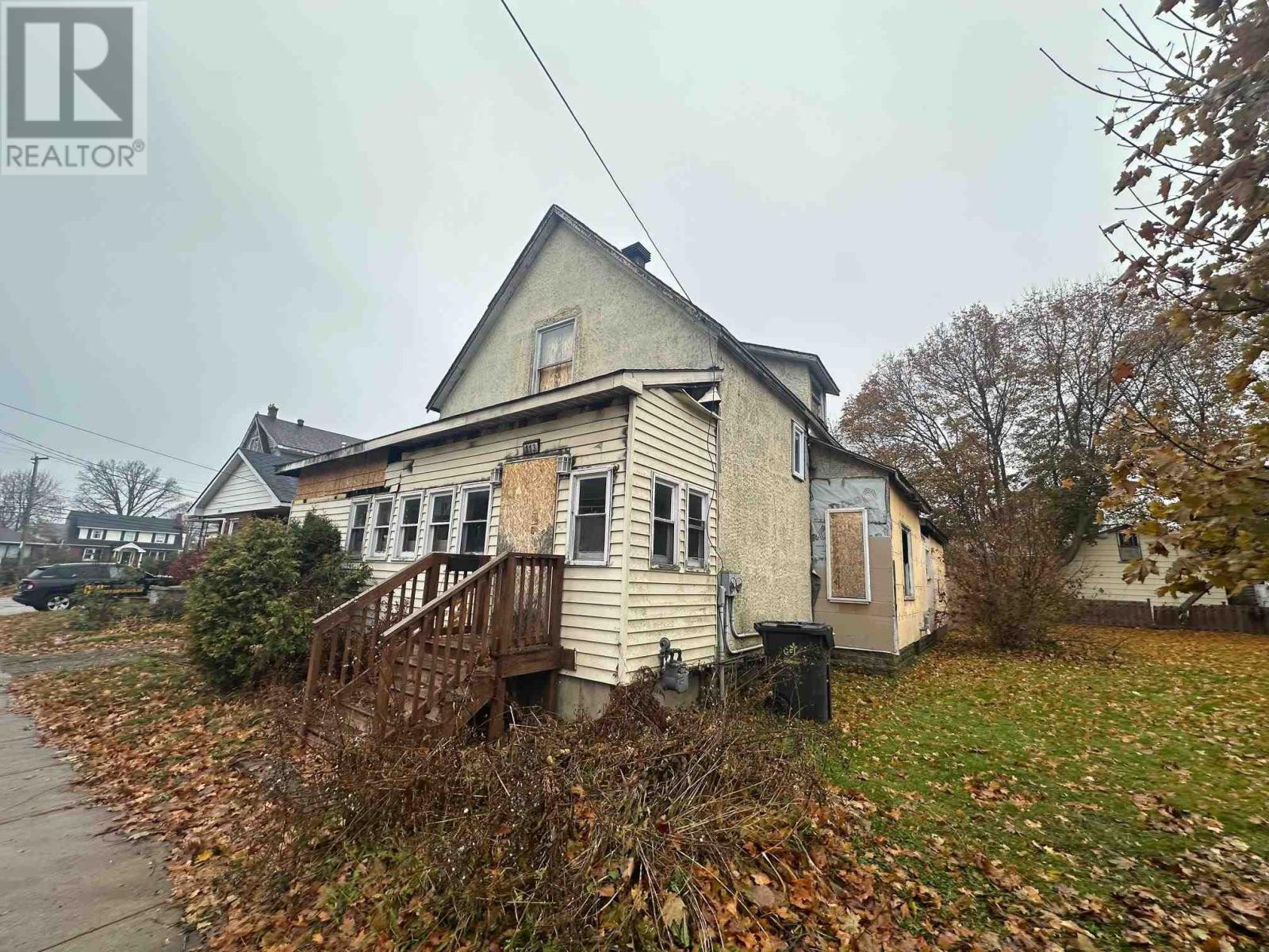 113 Woodward Ave, Sault Ste. Marie, Ontario  P6A 3T6 - Photo 2 - SM253279