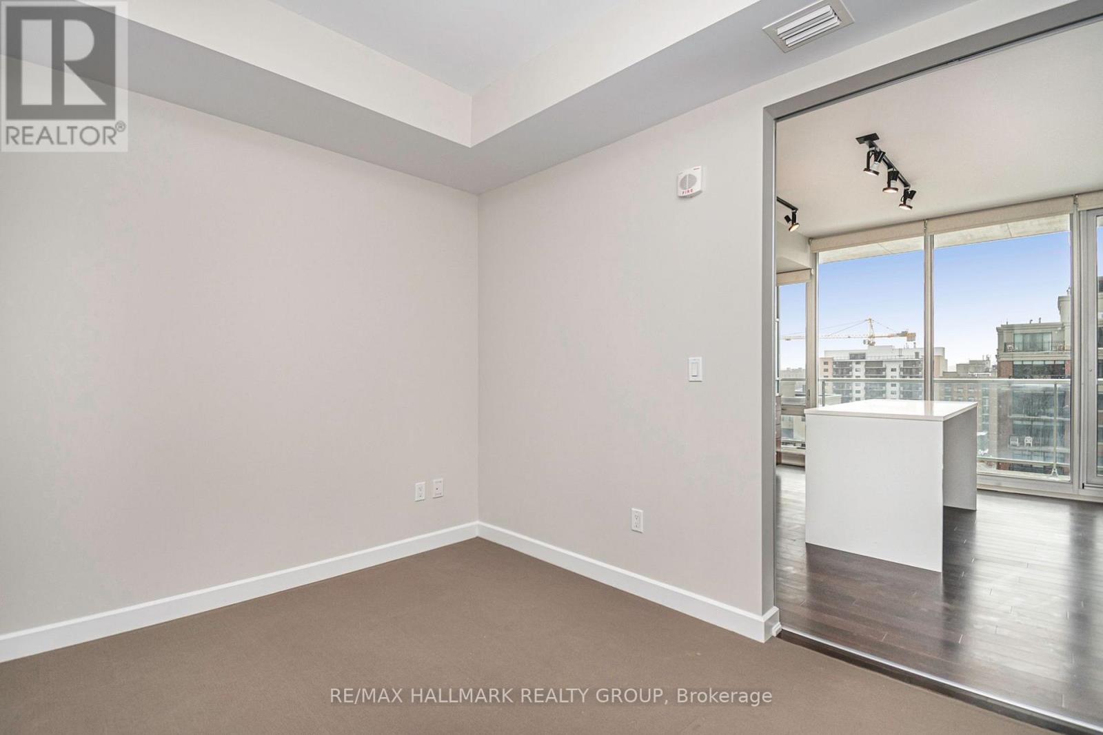 1007 - 300 Lisgar Street, Ottawa, Ontario  K2P 0E2 - Photo 10 - X12550974