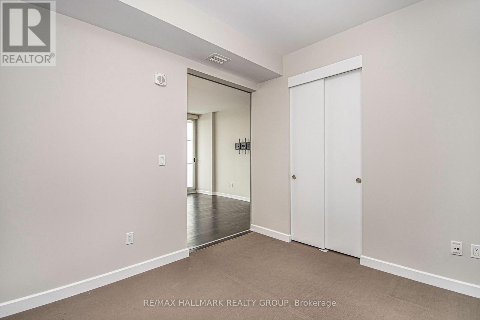 1007 - 300 Lisgar Street, Ottawa, Ontario  K2P 0E2 - Photo 12 - X12550974