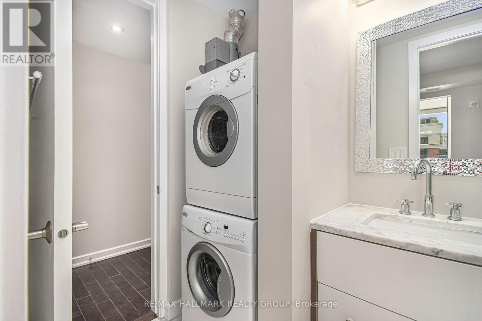 1007 - 300 Lisgar Street, Ottawa, Ontario  K2P 0E2 - Photo 14 - X12550974