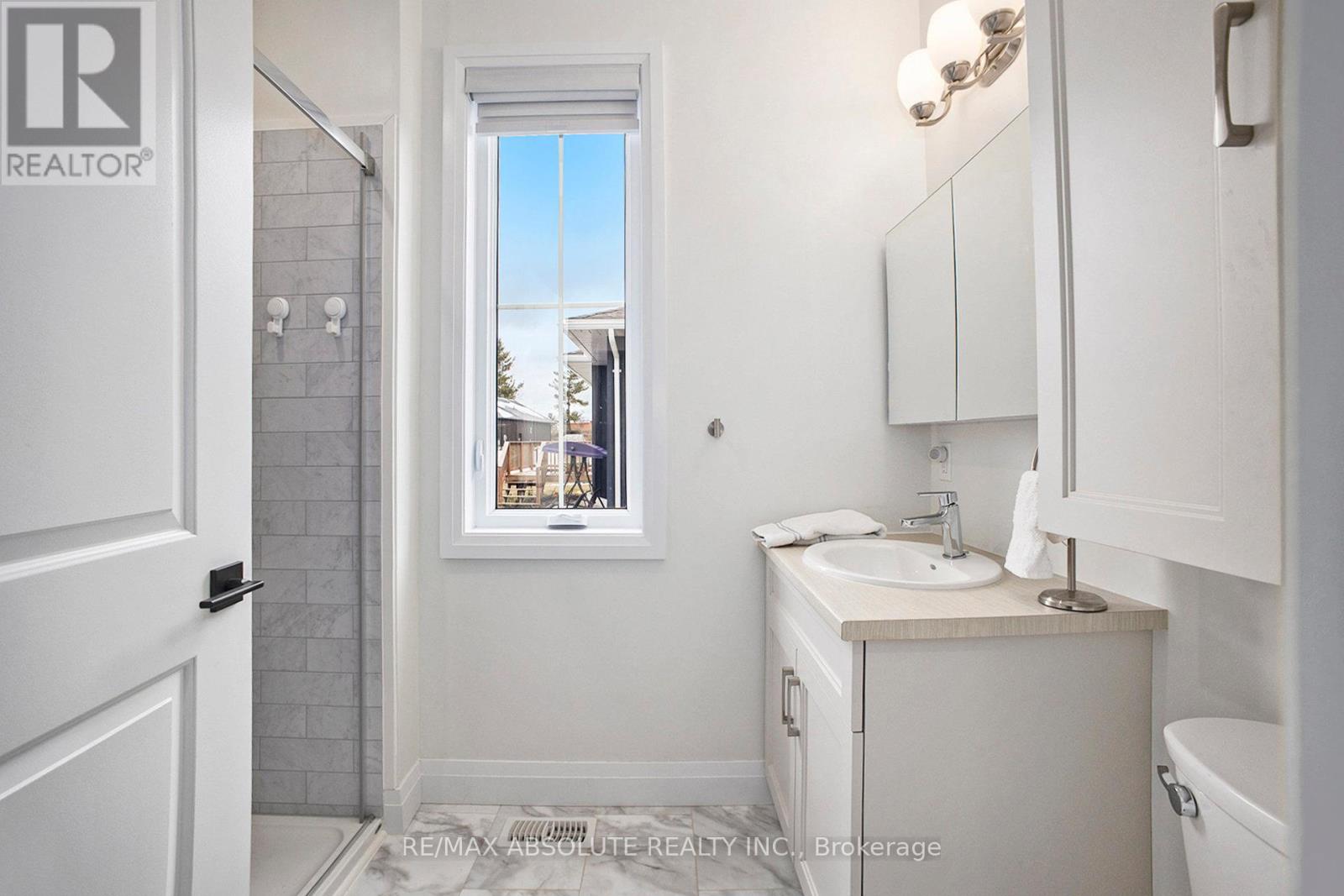 18 Morrison Drive, Whitewater Region, Ontario K0J 1K0 - Photo 21 - X12550986