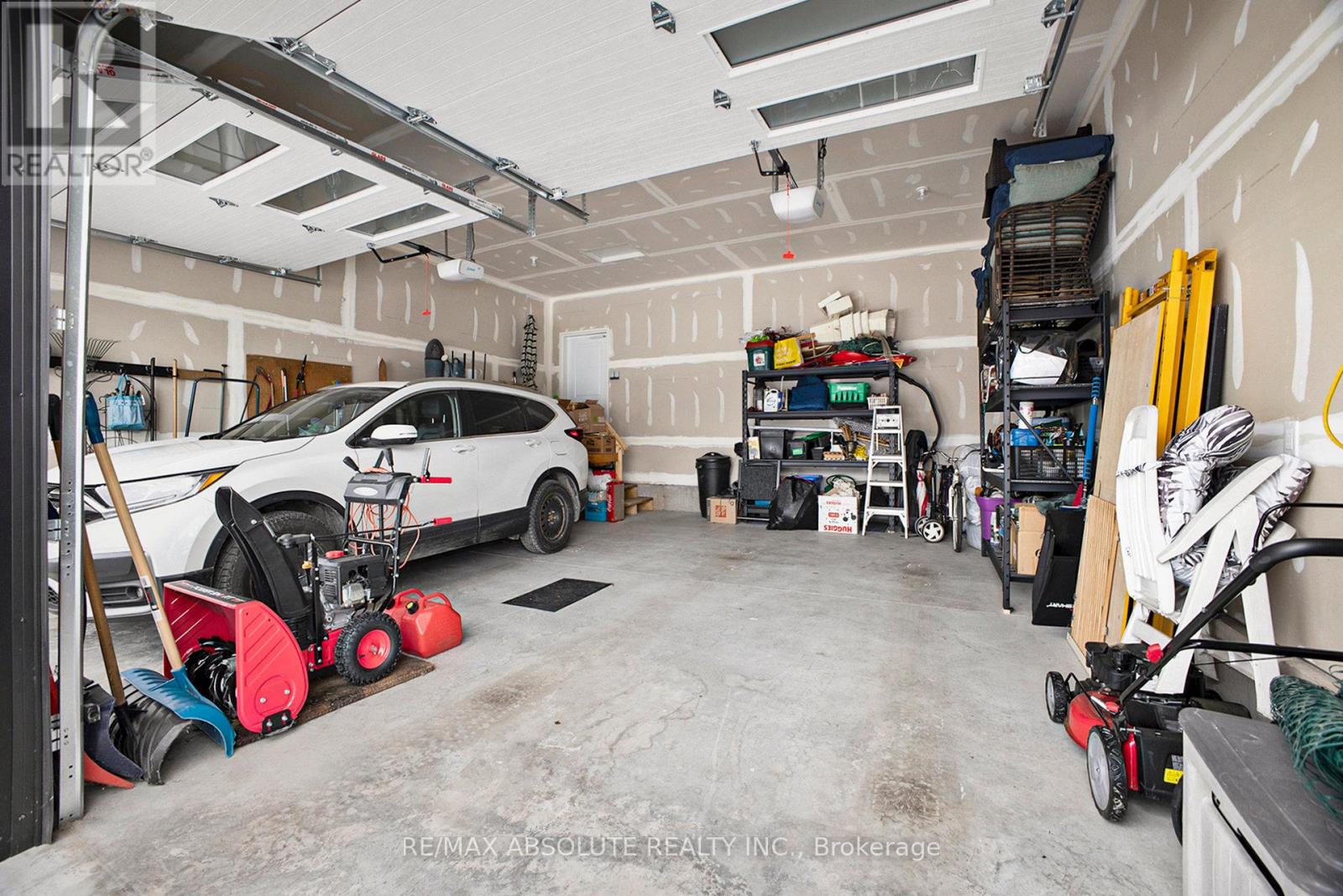 18 Morrison Drive, Whitewater Region, Ontario K0J 1K0 - Photo 25 - X12550986