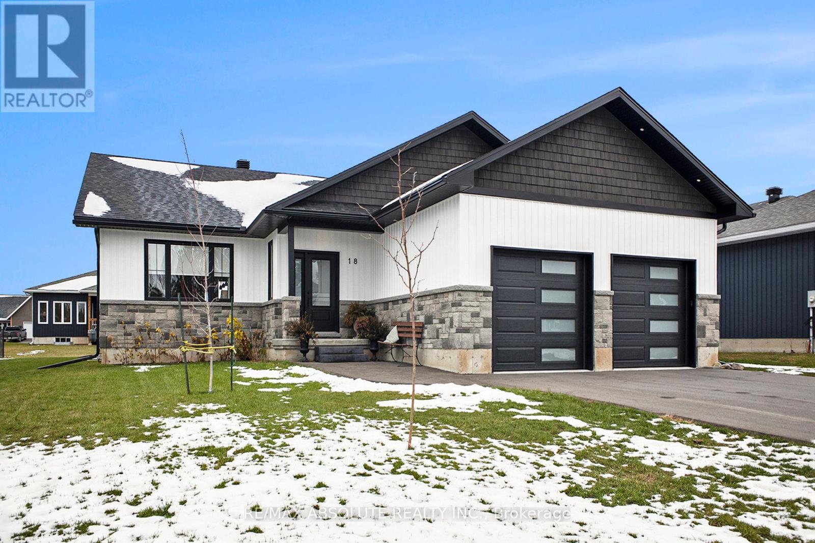 18 Morrison Drive, Whitewater Region, Ontario K0J 1K0 - Photo 29 - X12550986