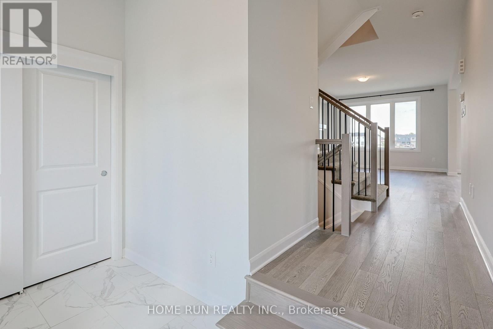 226 Elsie Macgill Walk, Ottawa, Ontario K2W 0M2 - Photo 4 - X12551026