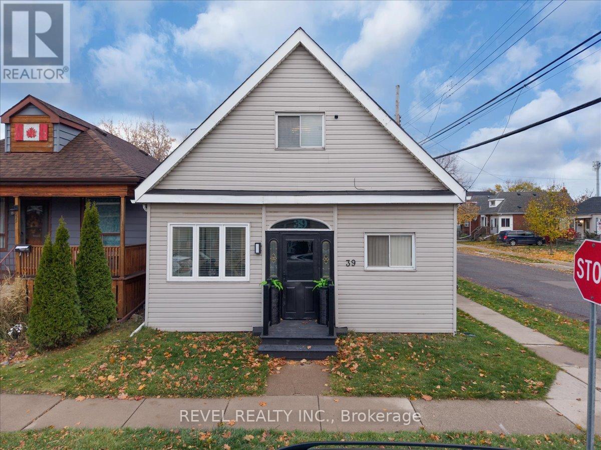 39 DIVISION STREET, Hamilton, Ontario