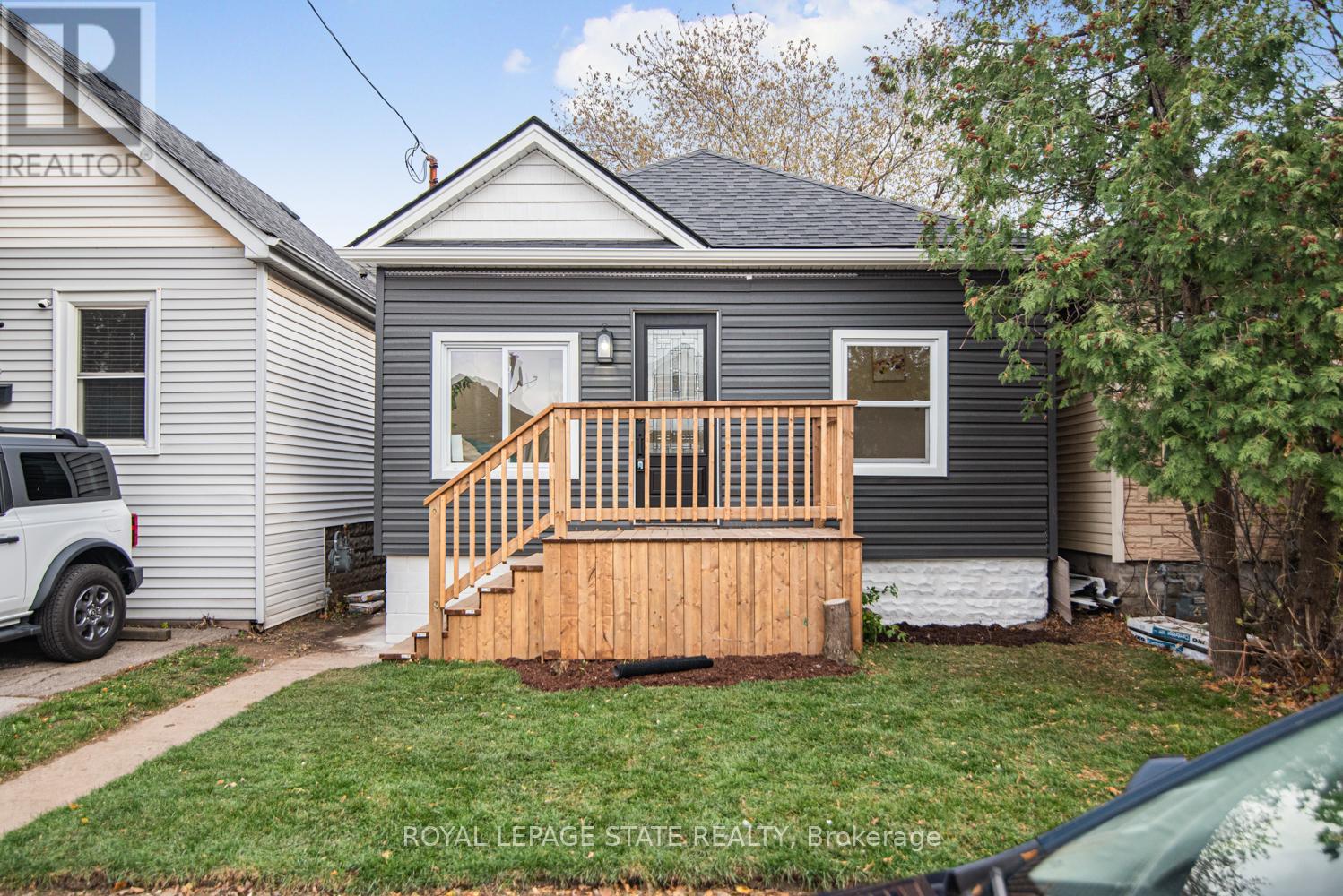 330 FAIRFIELD AVENUE, Hamilton, Ontario