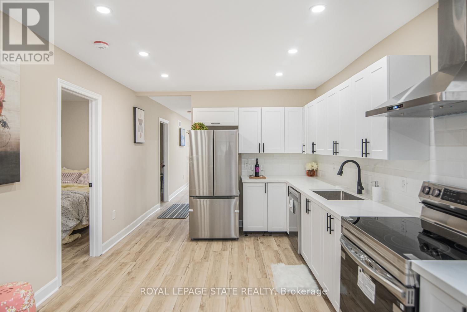 330 Fairfield Avenue, Hamilton, Ontario  L8H 5H8 - Photo 13 - X12550804